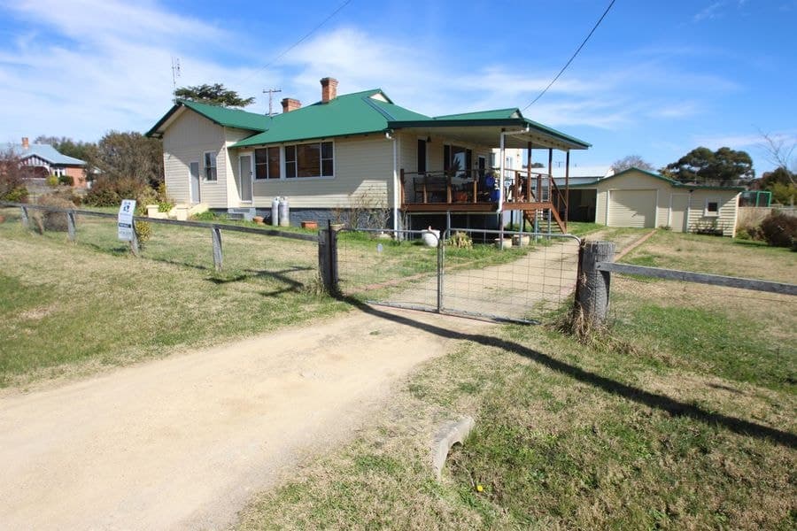138 Douglas Street, Tenterfield NSW 2372, Tenterfield - Image 1