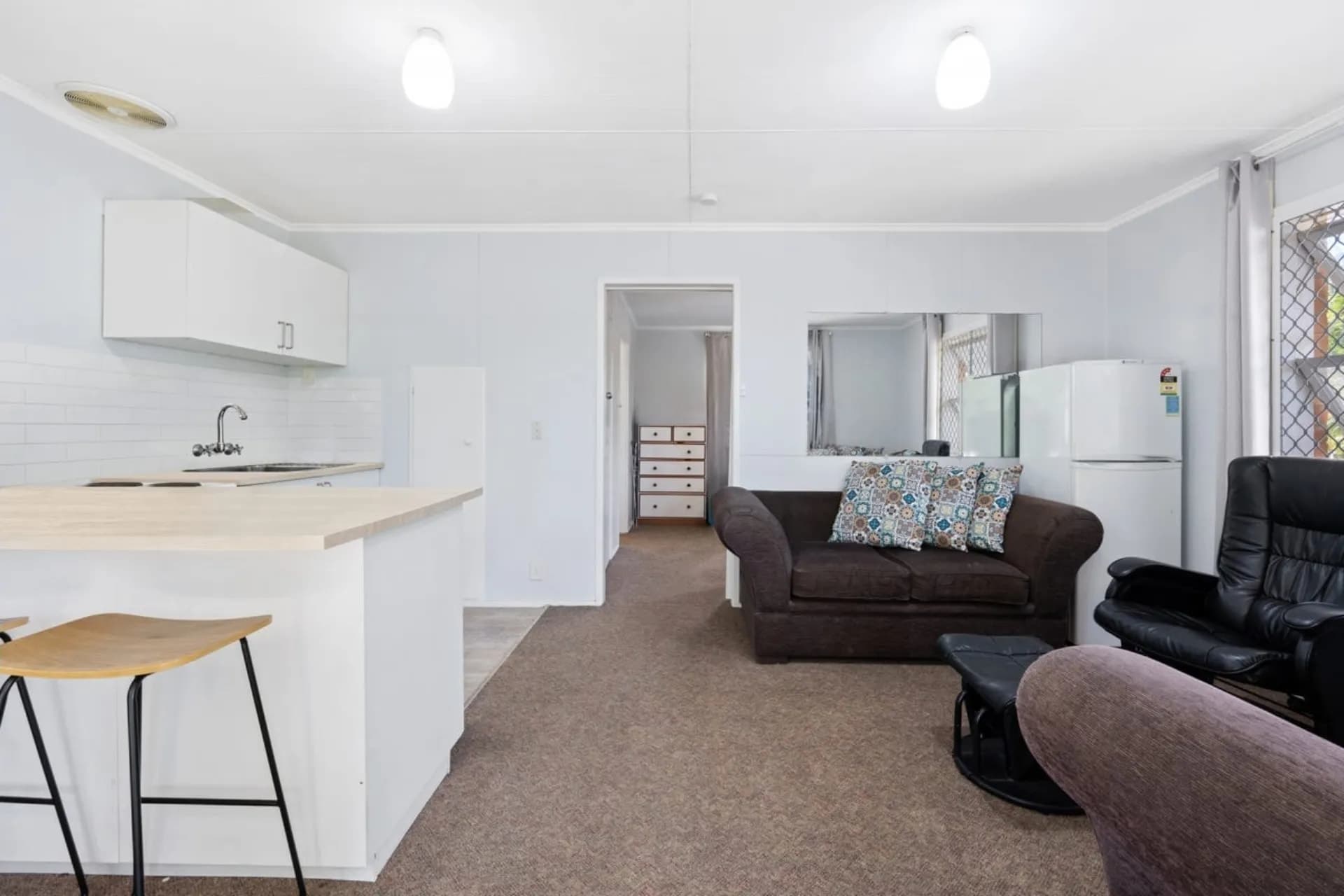 4/7 Leonard Avenue, Surfers Paradise, QLD, Surfers Paradise - Thumbnail 2