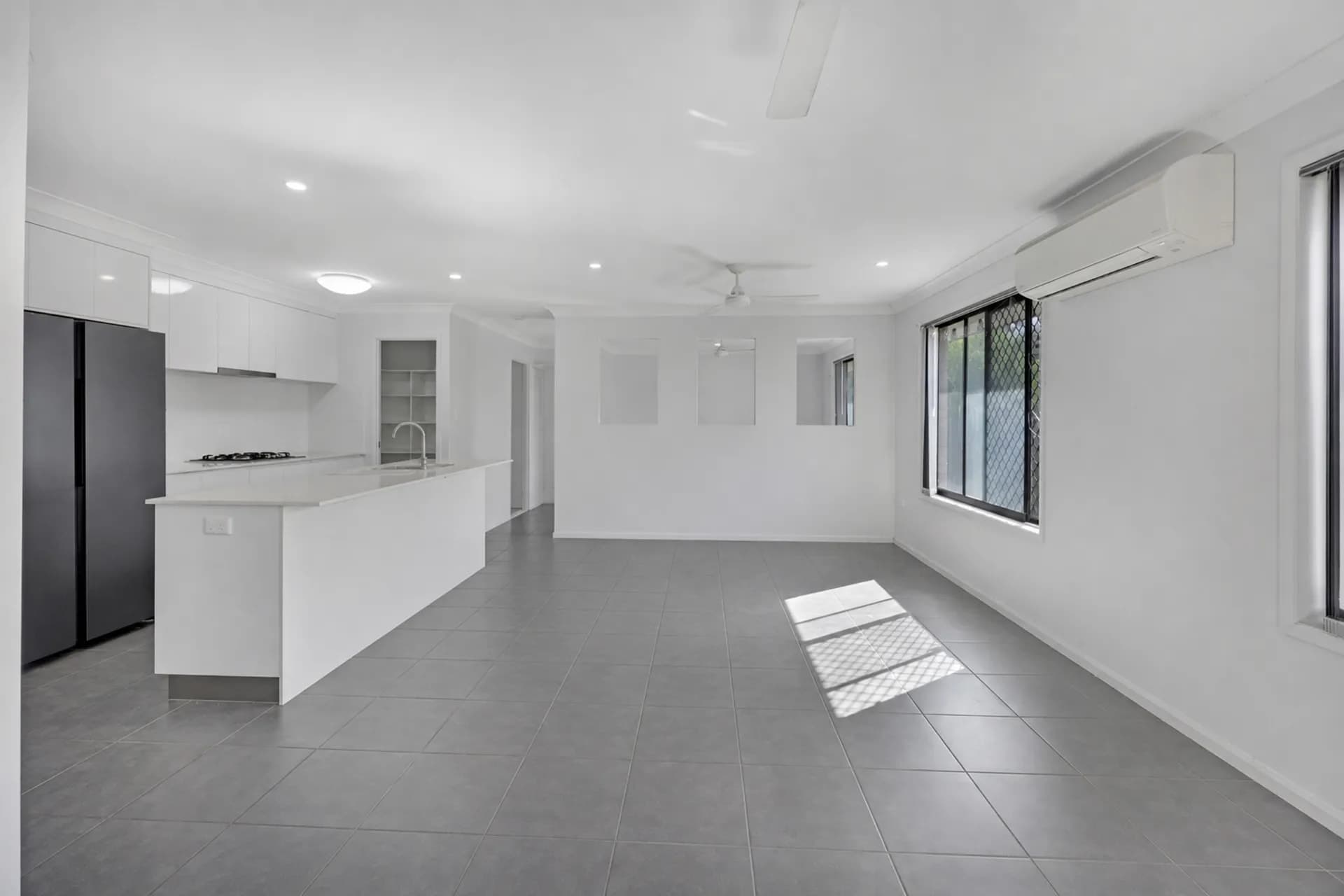 56 Augustus  Boulevard, Urraween, QLD, Urraween - Thumbnail 4