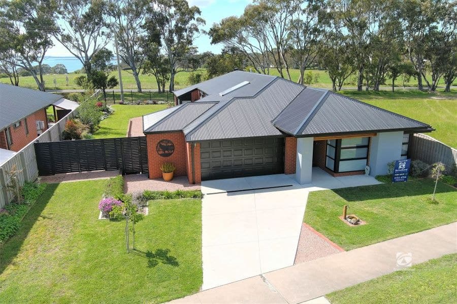 11 Aquabella Drive, Eagle Point VIC 3878, Eagle Point - Image 1