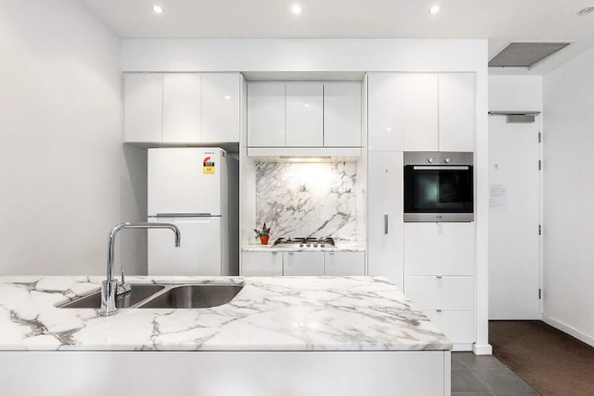 Unit 902/20 Hindmarsh  Square, Adelaide, SA, Adelaide - Thumbnail 2