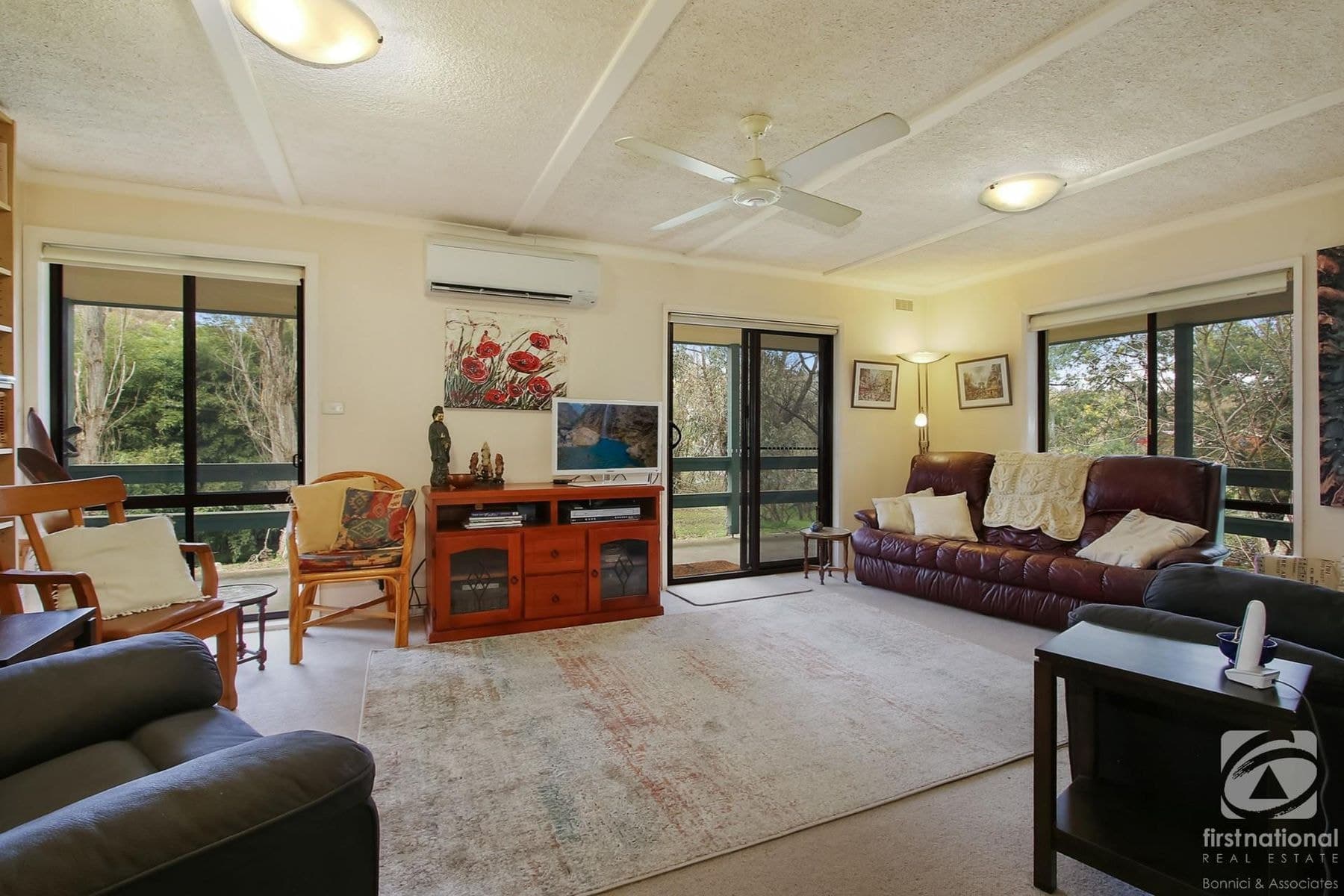74 Camp Street, Beechworth VIC 3747, Beechworth - Thumbnail 3