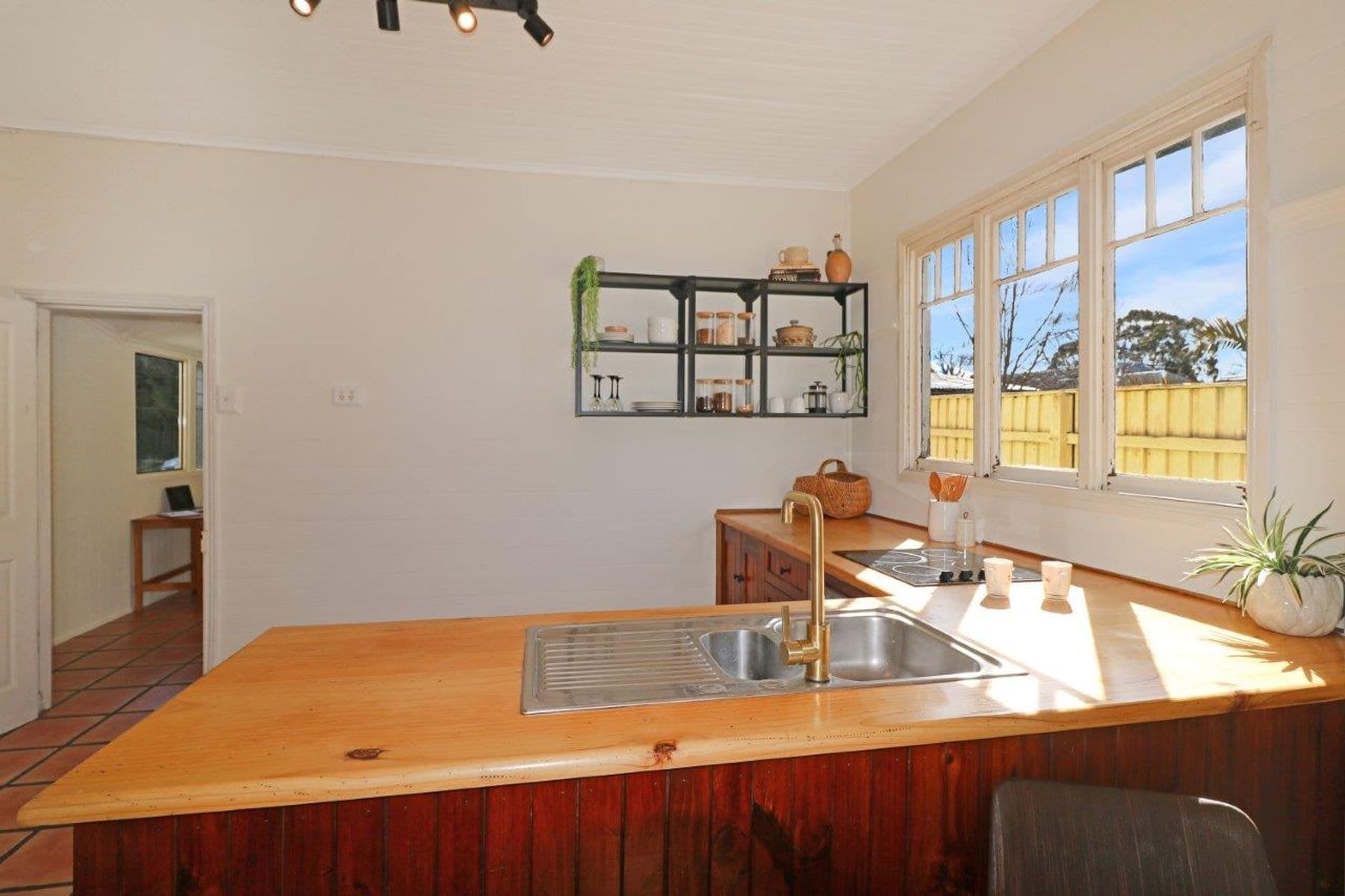 16 Healeys Lane, Glen Innes NSW 2370, Glen Innes - Thumbnail 2