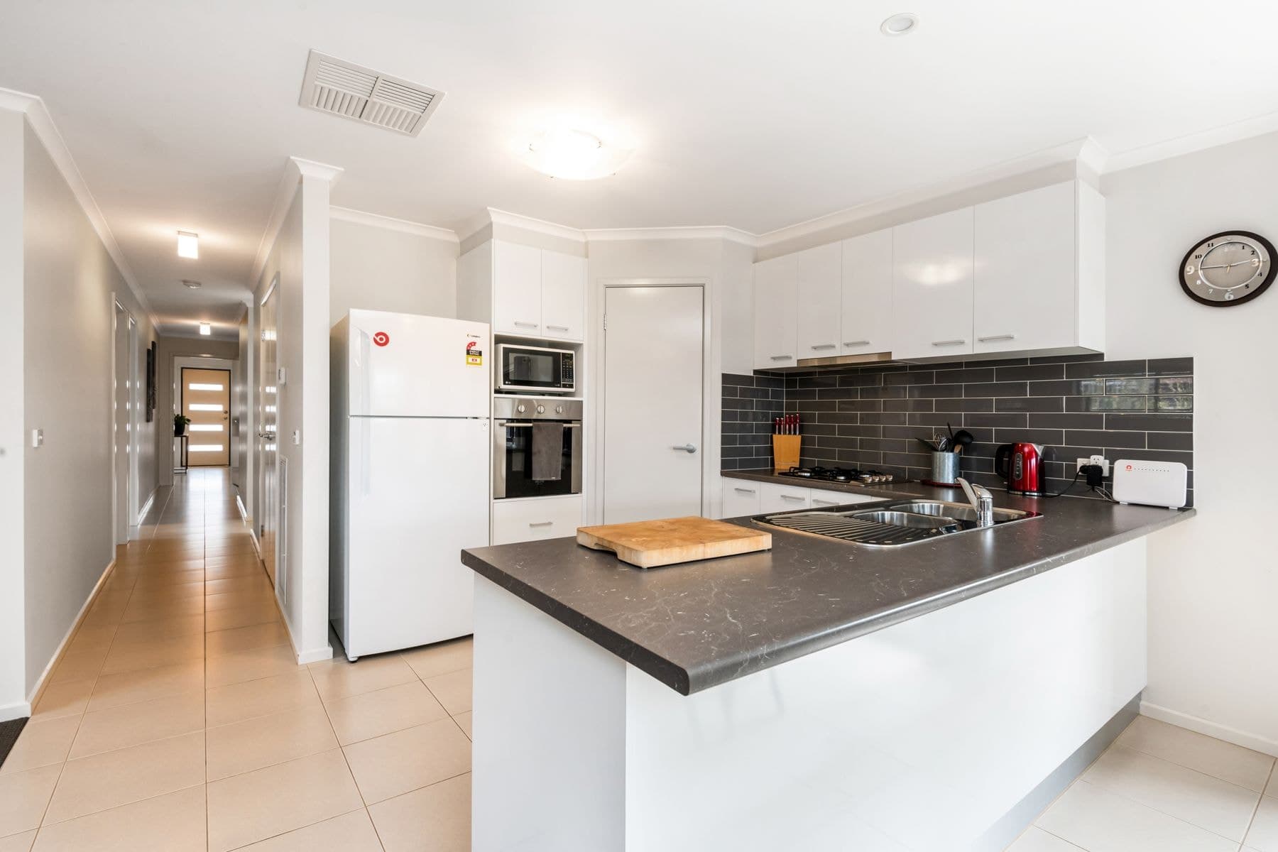 8 Carrington Close, White Hills VIC 3550, White Hills - Thumbnail 2