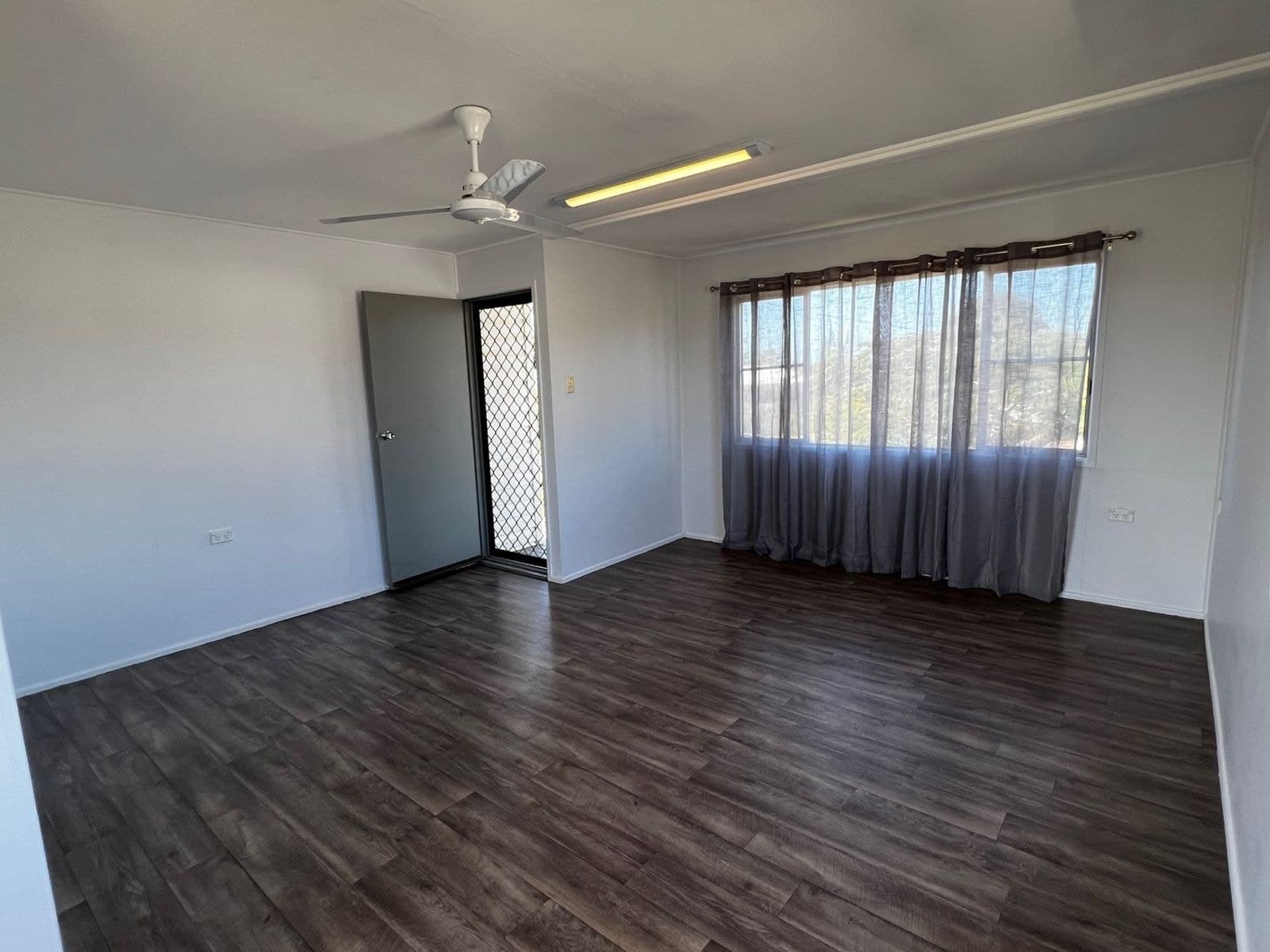 5 Ware Avenue, Sarina QLD 4737, Sarina - Thumbnail 4