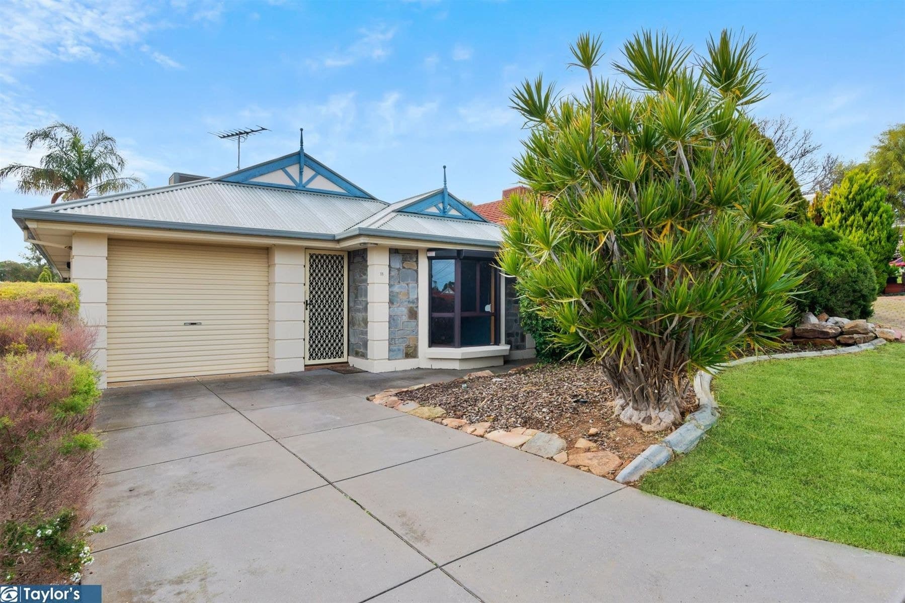 11 Knightsbridge Court, Hillbank SA 5112, Hillbank - Image 1