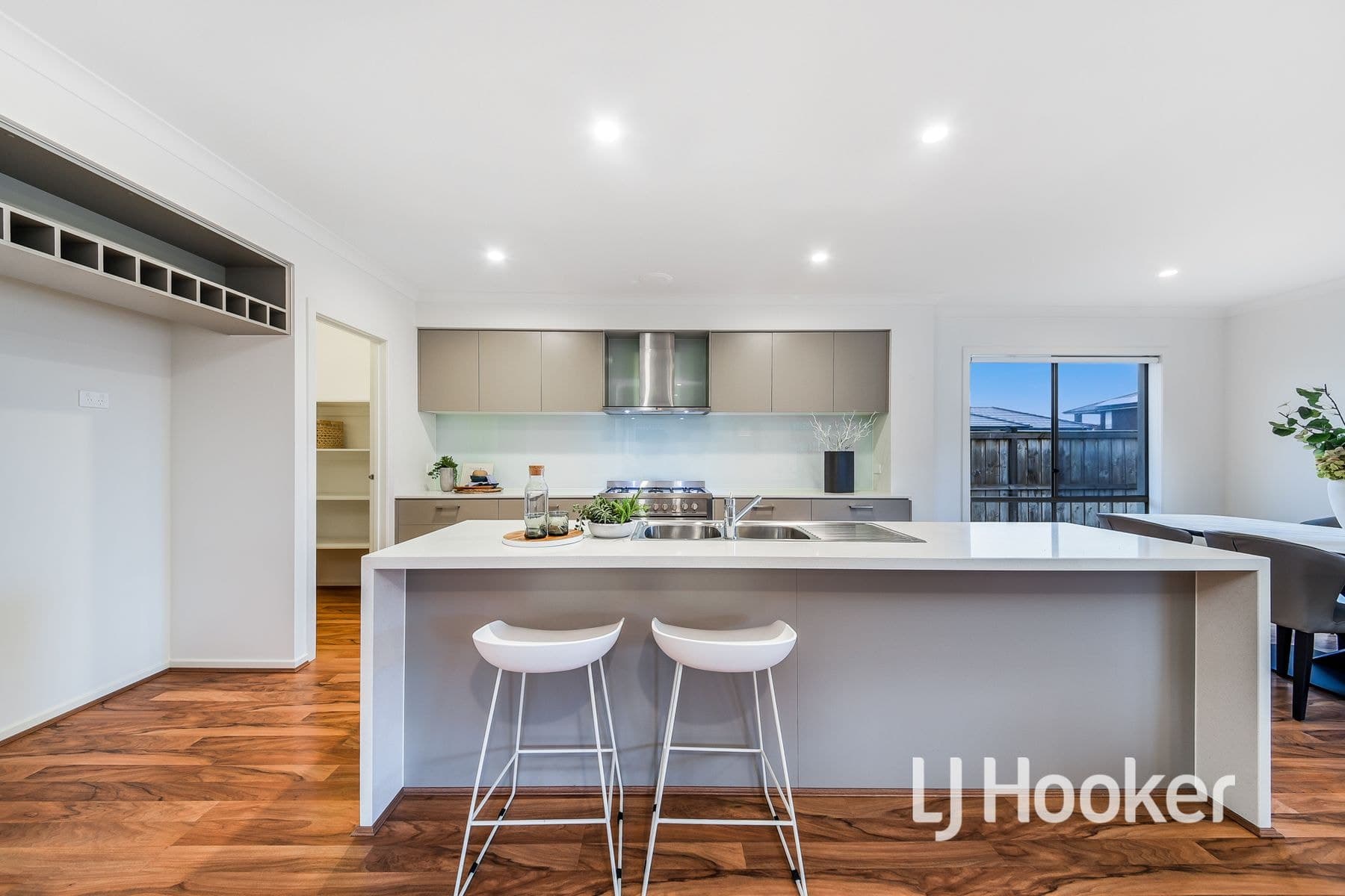62 Warmbrunn Crescent, Berwick VIC 3806, Berwick - Thumbnail 3