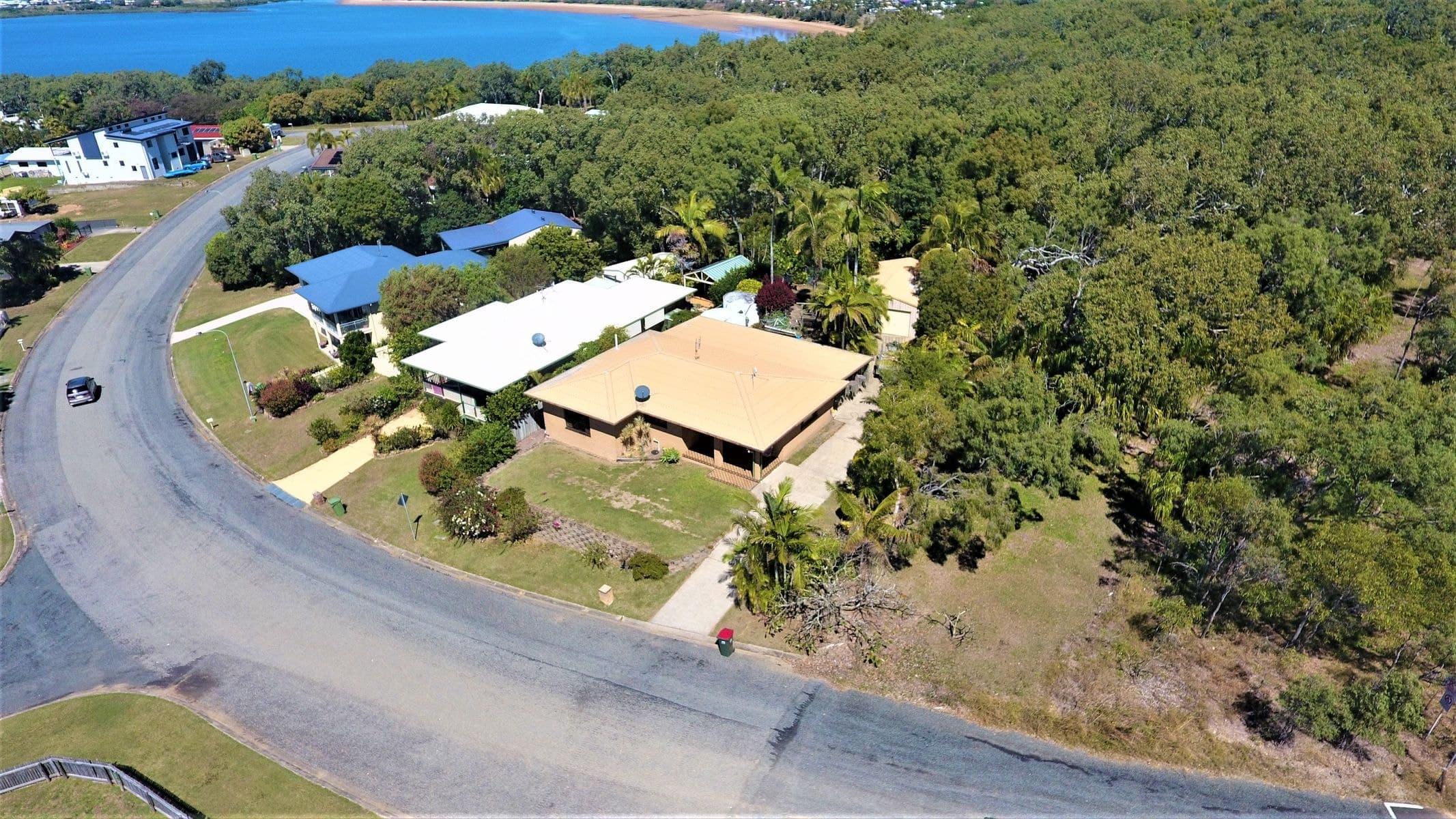 11 Hillside Drive, Grasstree Beach QLD 4740, Grasstree Beach - Thumbnail 2