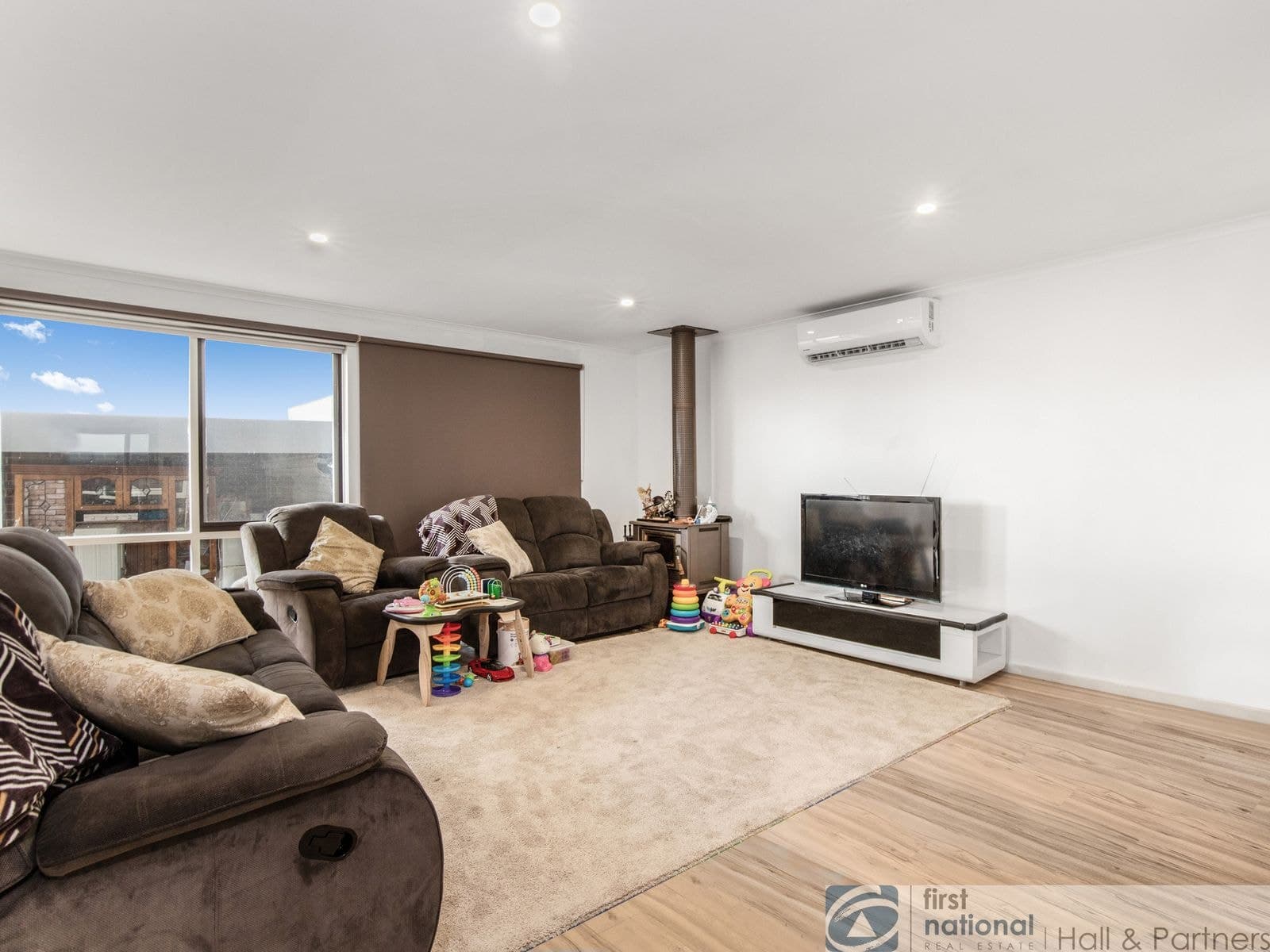 33 Frawley Road, Hallam VIC 3803, Hallam - Thumbnail 2