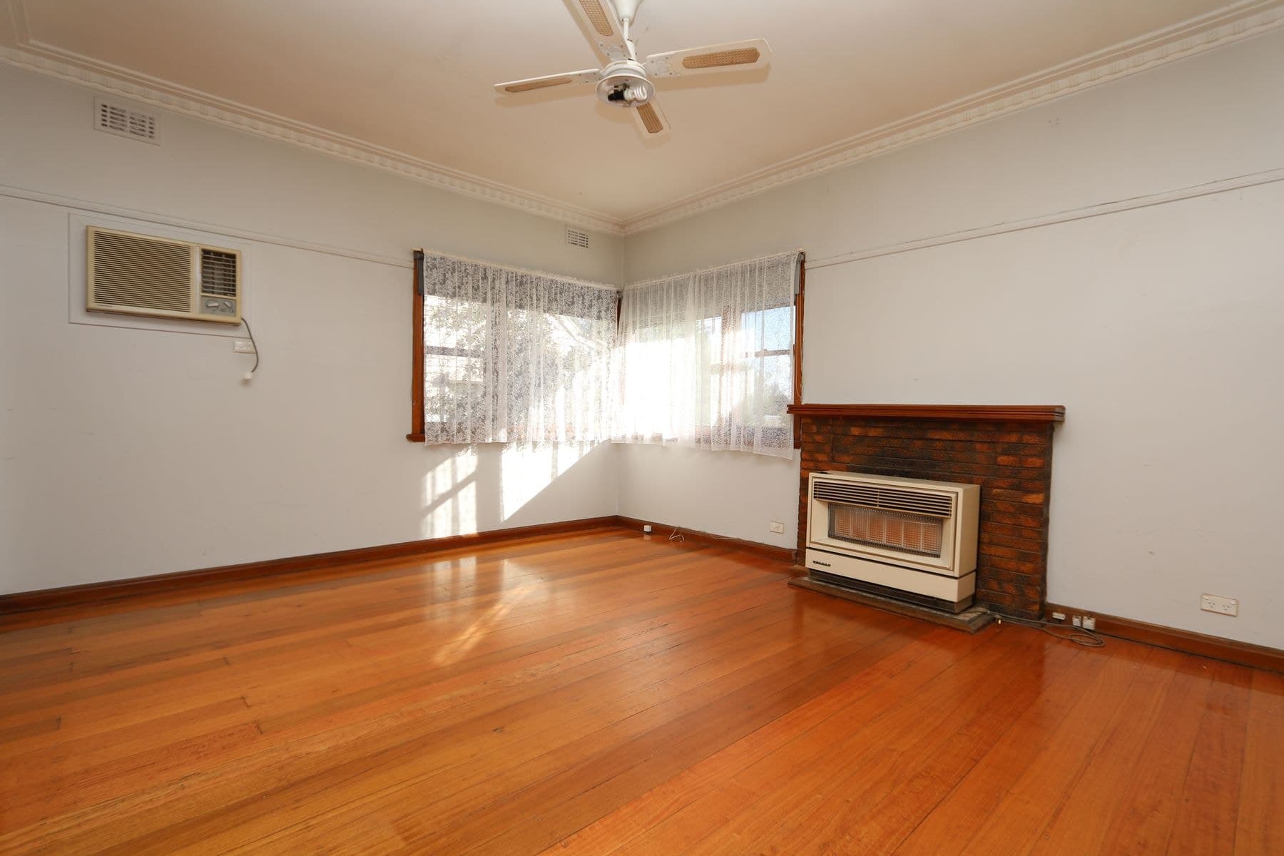 16 Golden Wattle Drive, Maryborough VIC 3465, Maryborough - Thumbnail 3