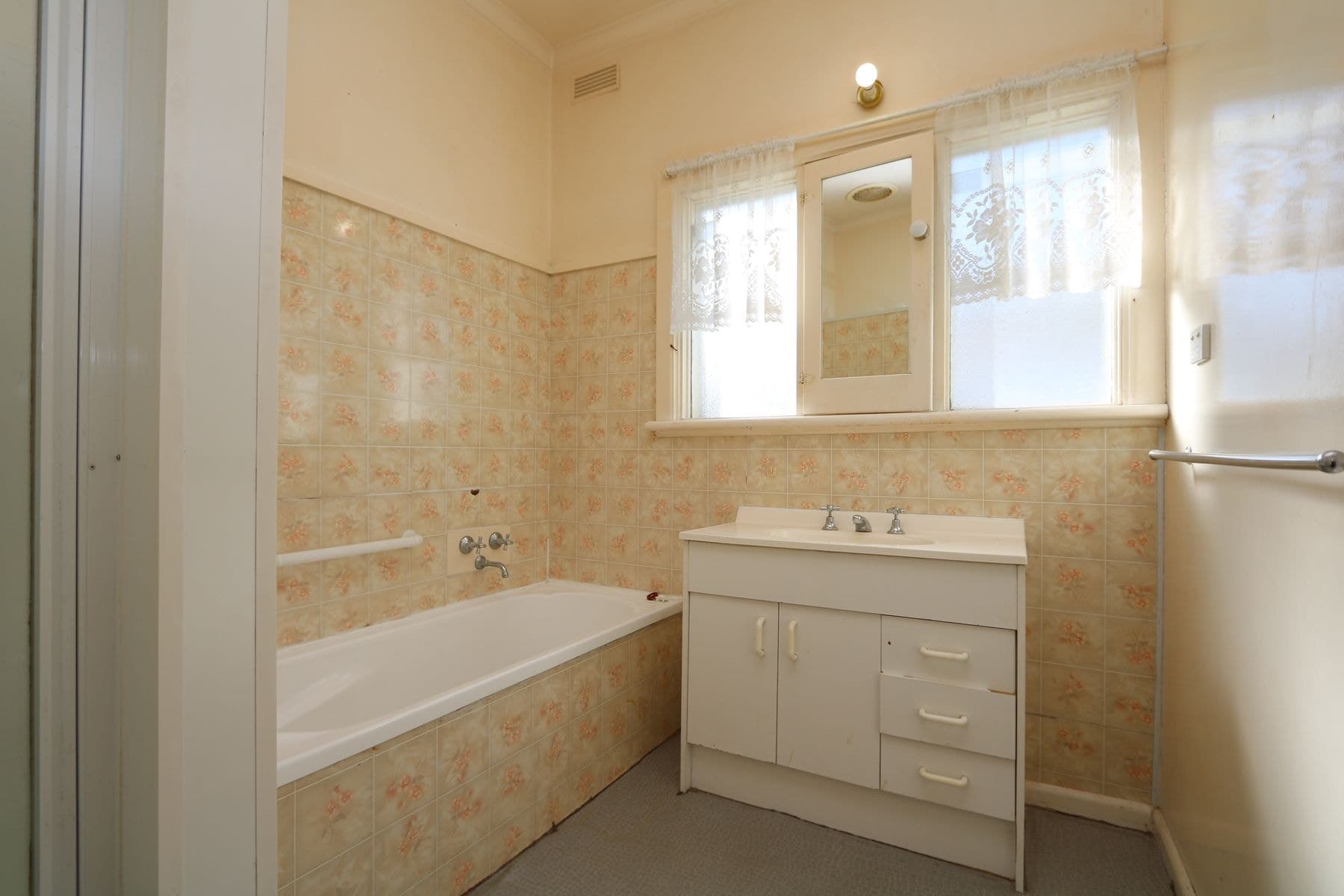 16 Golden Wattle Drive, Maryborough VIC 3465, Maryborough - Thumbnail 5