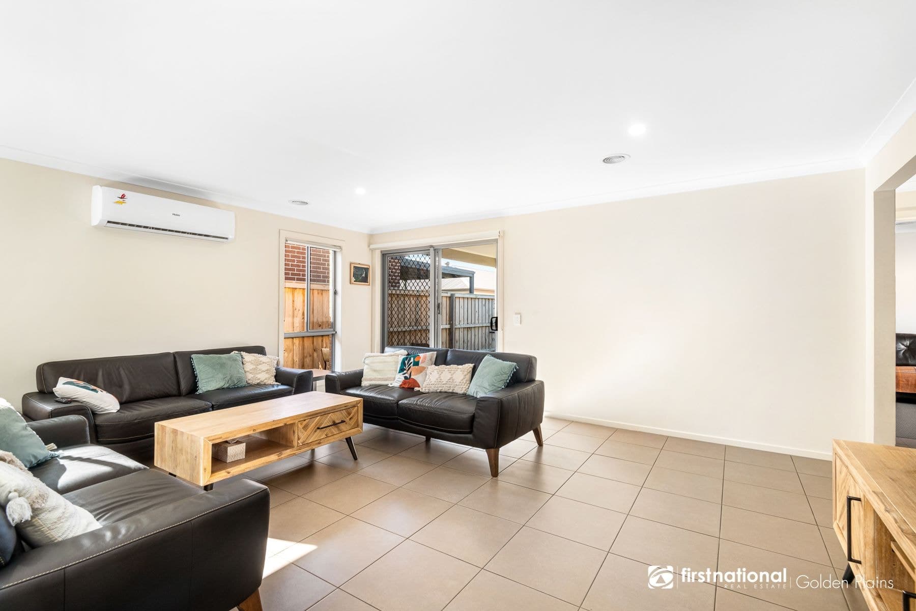 6 Steinbeck Street, Greenvale VIC 3059, Greenvale - Thumbnail 4