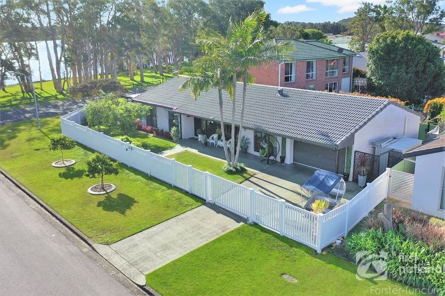 8 Elizabeth Parade, Forster NSW 2428, Forster - Image 1