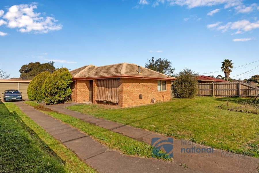 1 Cadross Avenue, Melton VIC 3337, Melton - Image 1