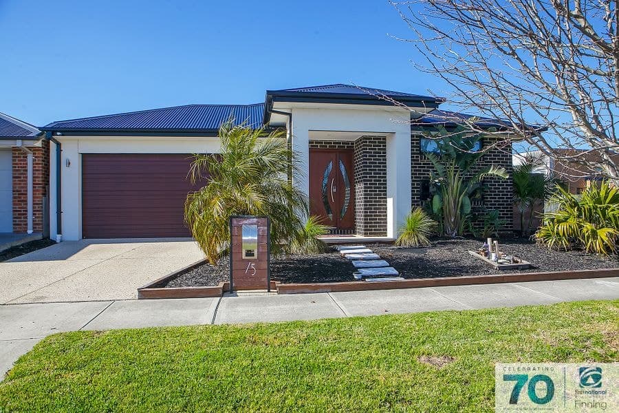 15 Lindwall Drive, Cranbourne West VIC 3977, Cranbourne West - Image 1