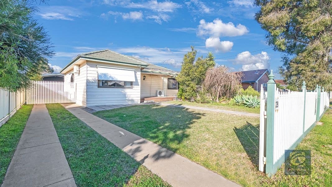 28 Crossen Street, Echuca VIC 3564, Echuca - Image 1