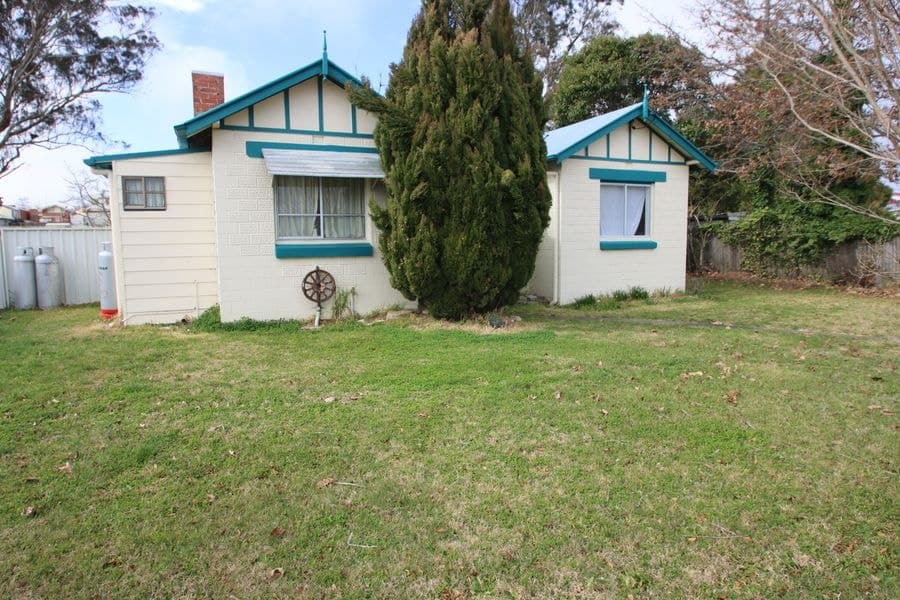 93 Scott Street, Tenterfield NSW 2372, Tenterfield - Image 1