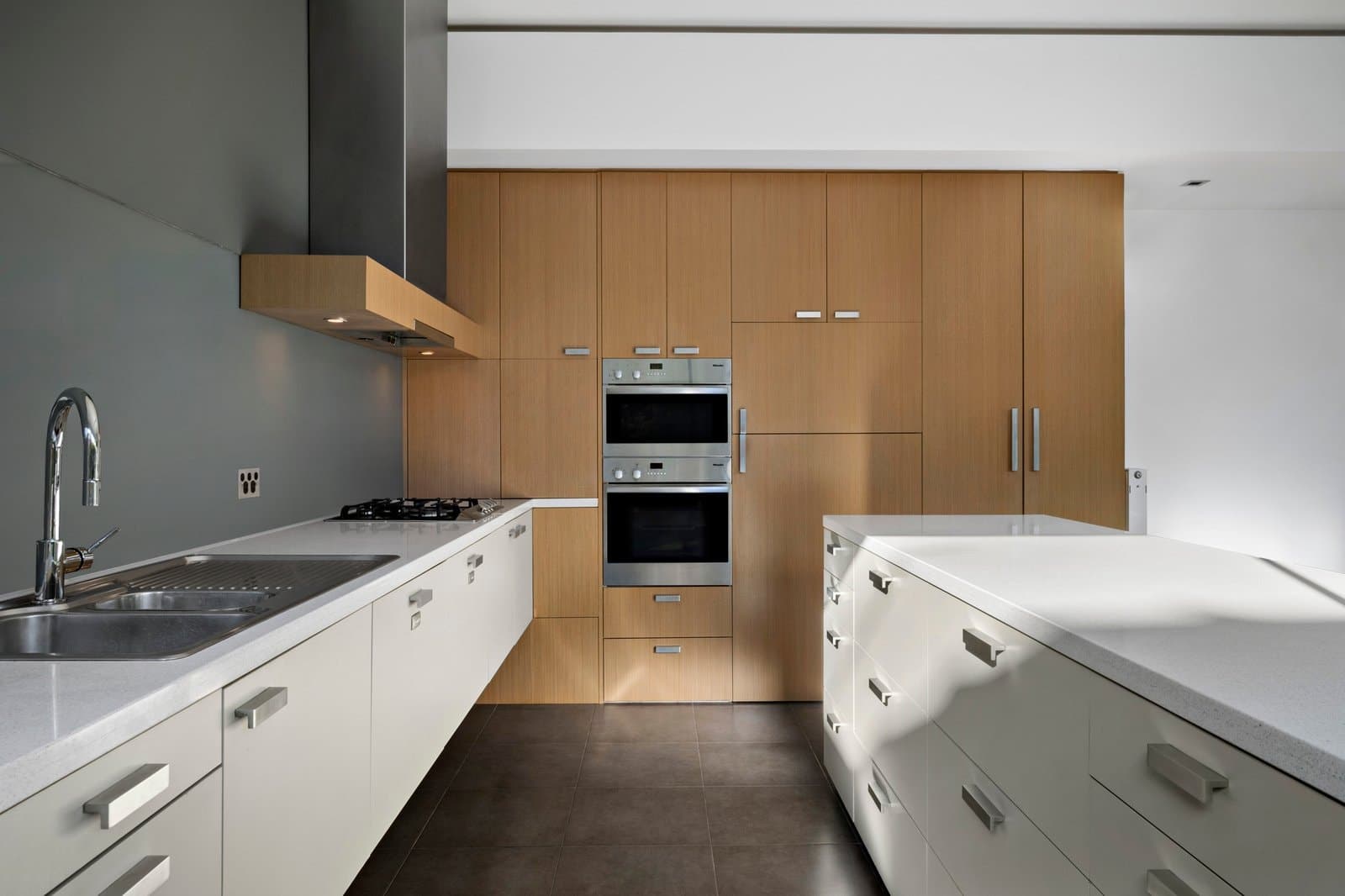 198 Danks Street, Albert Park - Thumbnail 2