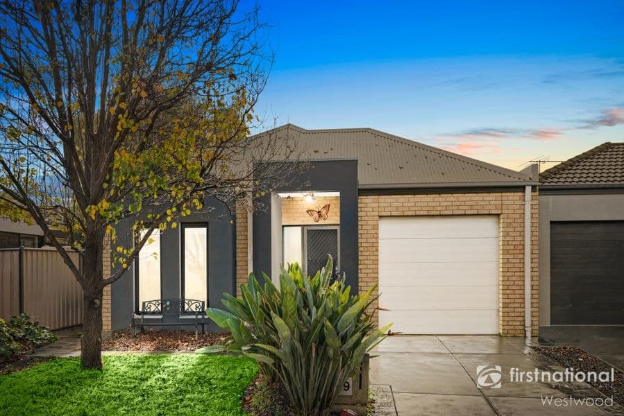 19 Nottingham Crescent, Tarneit VIC 3029, Tarneit - Image 1