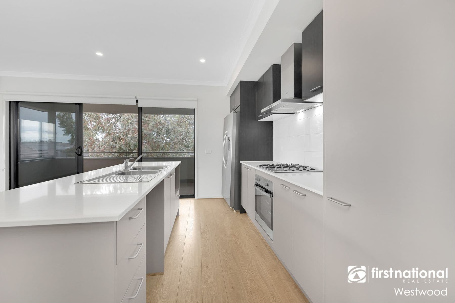 24 Tomago Street, Tarneit VIC 3029, Tarneit - Thumbnail 5