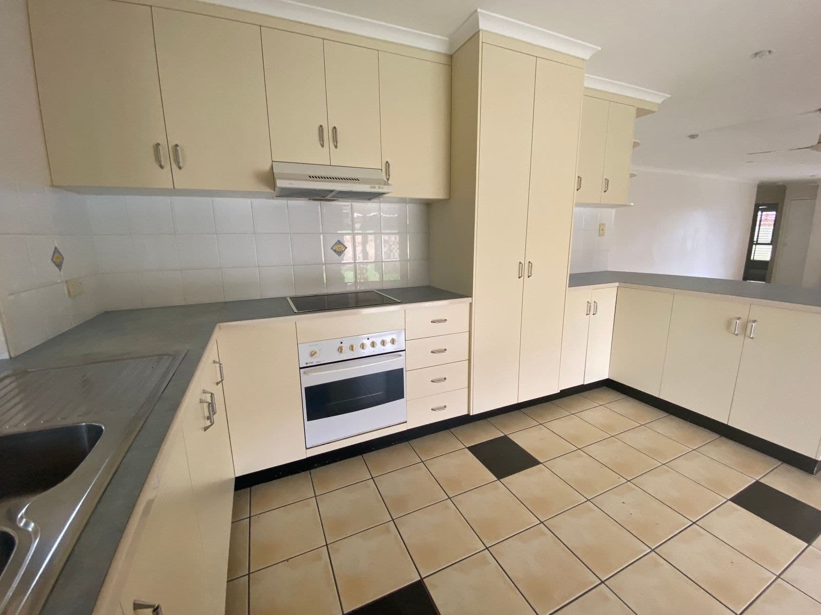 5 Allandale Street, South Mackay QLD 4740, South Mackay - Thumbnail 2