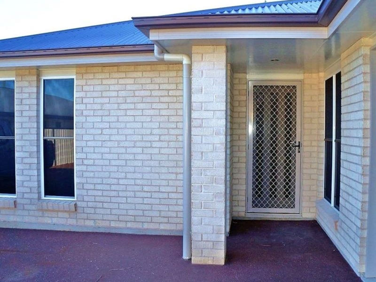 2/54 Windmill Road, Chinchilla QLD 4413, Chinchilla - Image 1