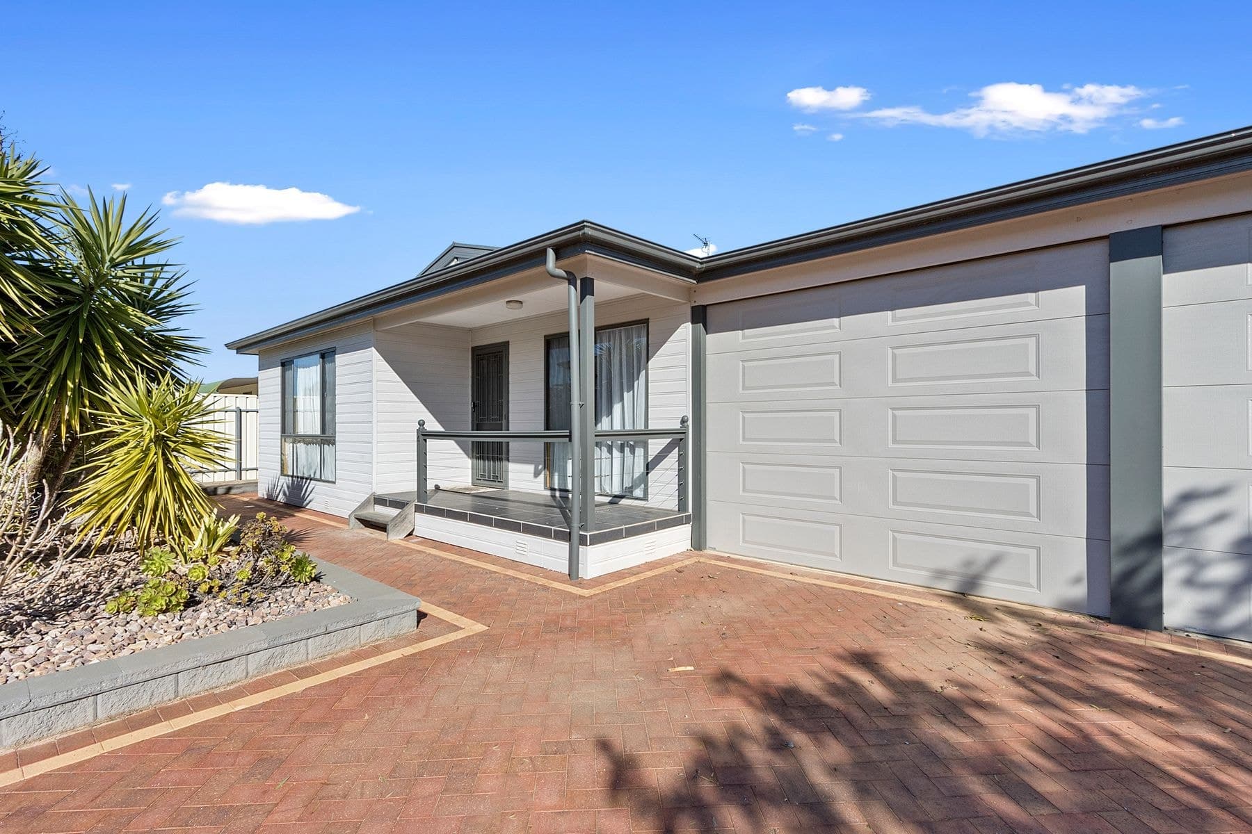 4 Seaview Rd, Moonta Bay SA 5558, Moonta Bay - Thumbnail 2
