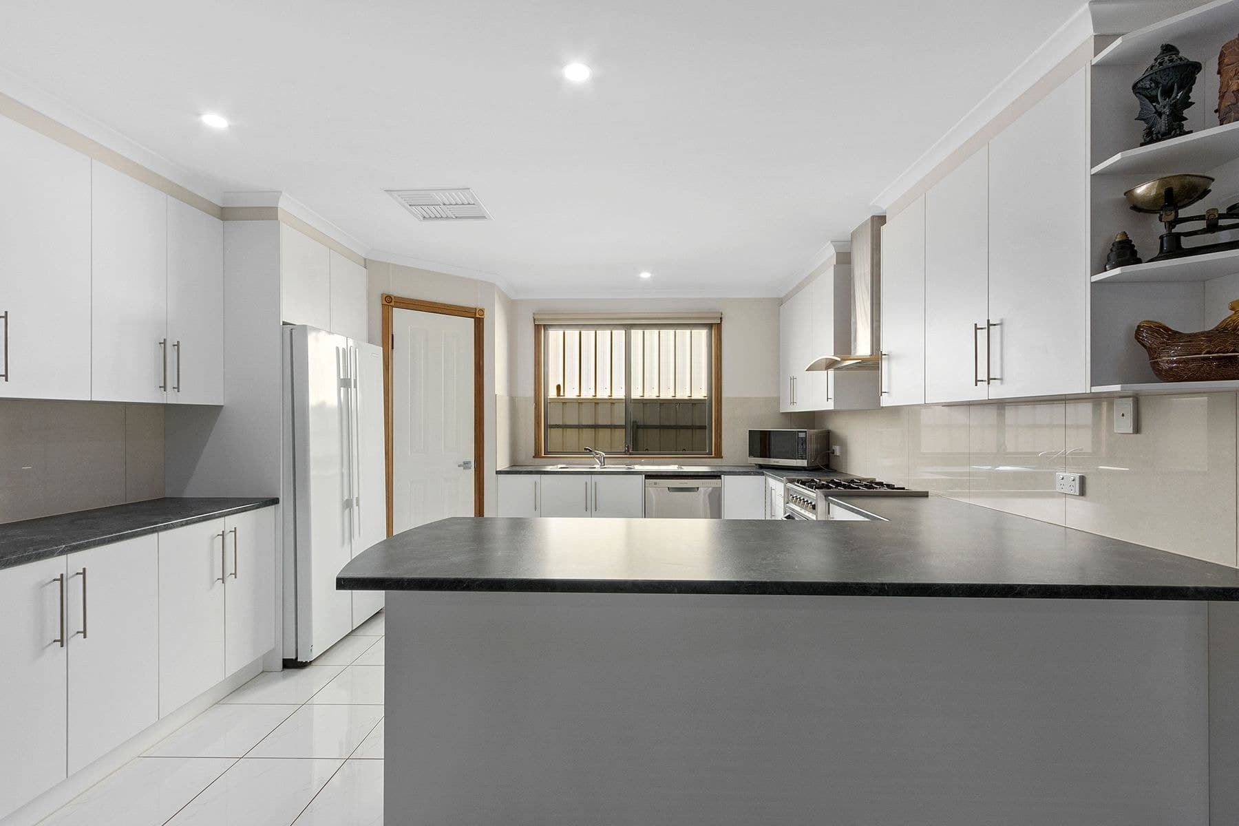 4 Seaview Rd, Moonta Bay SA 5558, Moonta Bay - Thumbnail 4