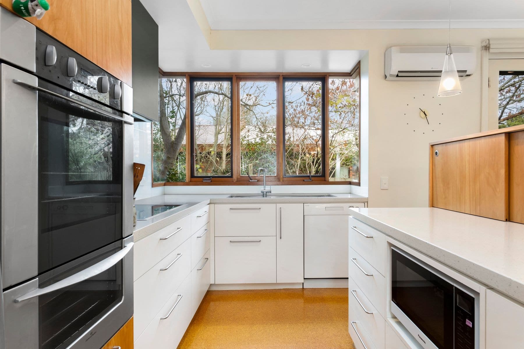 23 Bond Street, Mount Waverley VIC 3149, Mount Waverley - Thumbnail 3