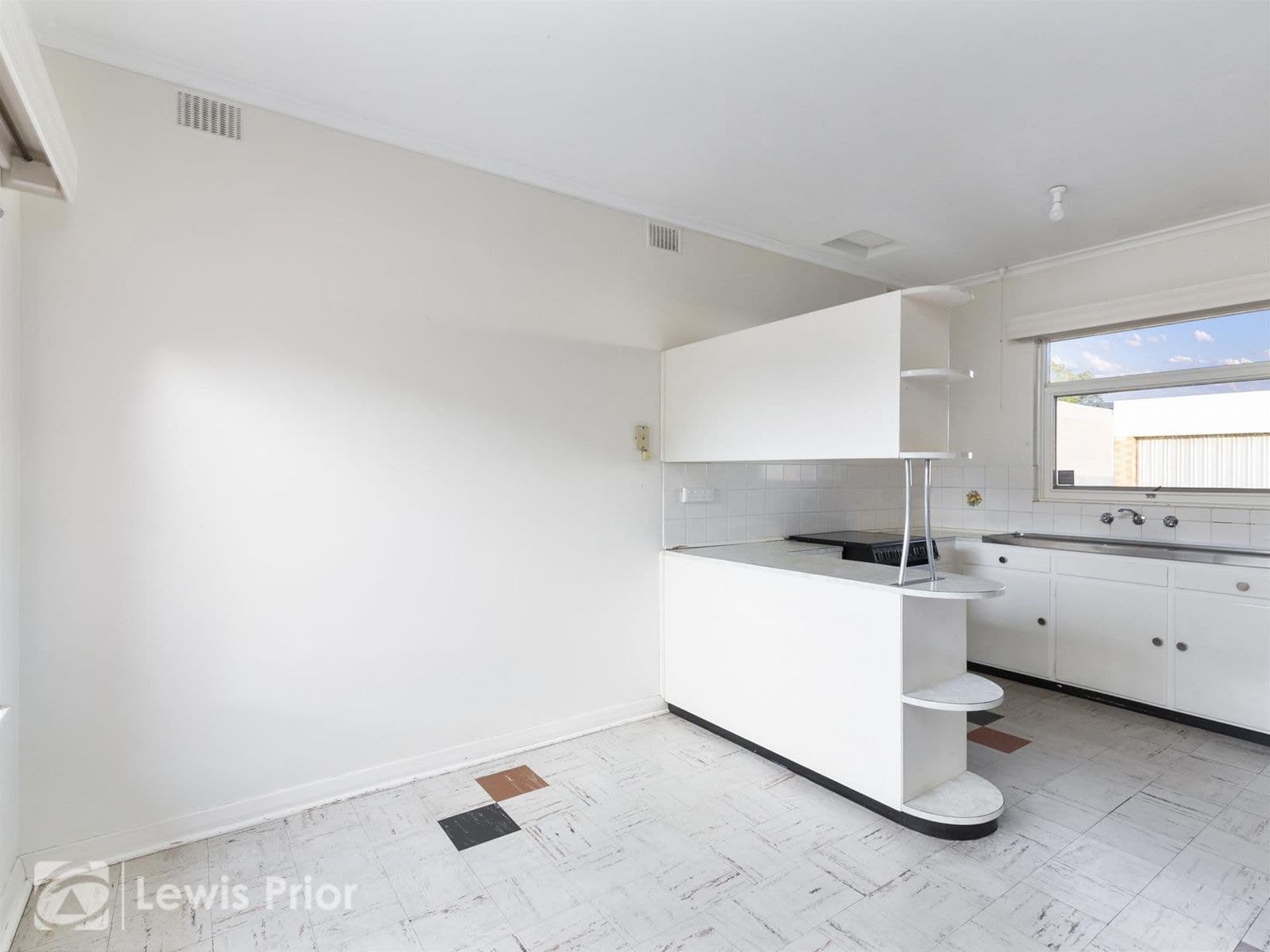 31 Seaforth Avenue, Somerton Park SA 5044, Somerton Park - Thumbnail 4