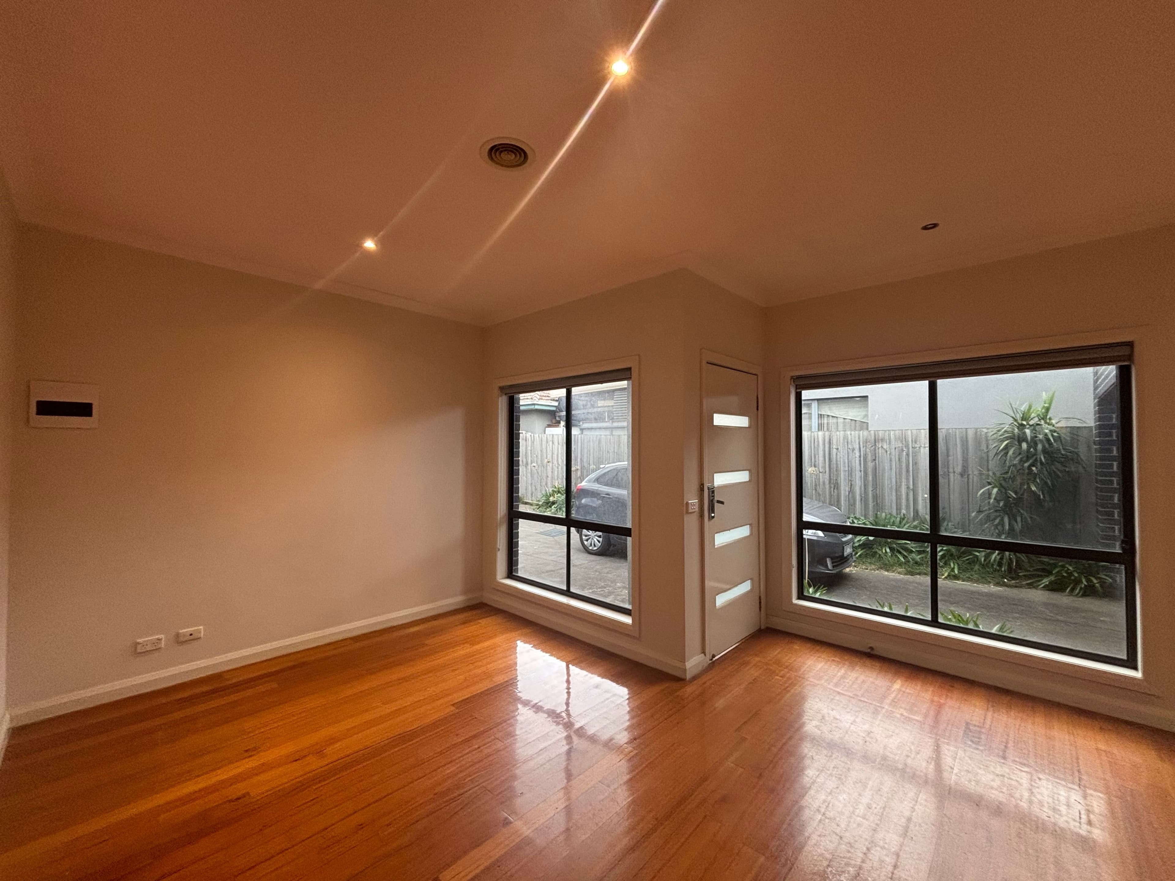 2/4 Howard Court, Glenroy VIC 3046, Glenroy - Thumbnail 2