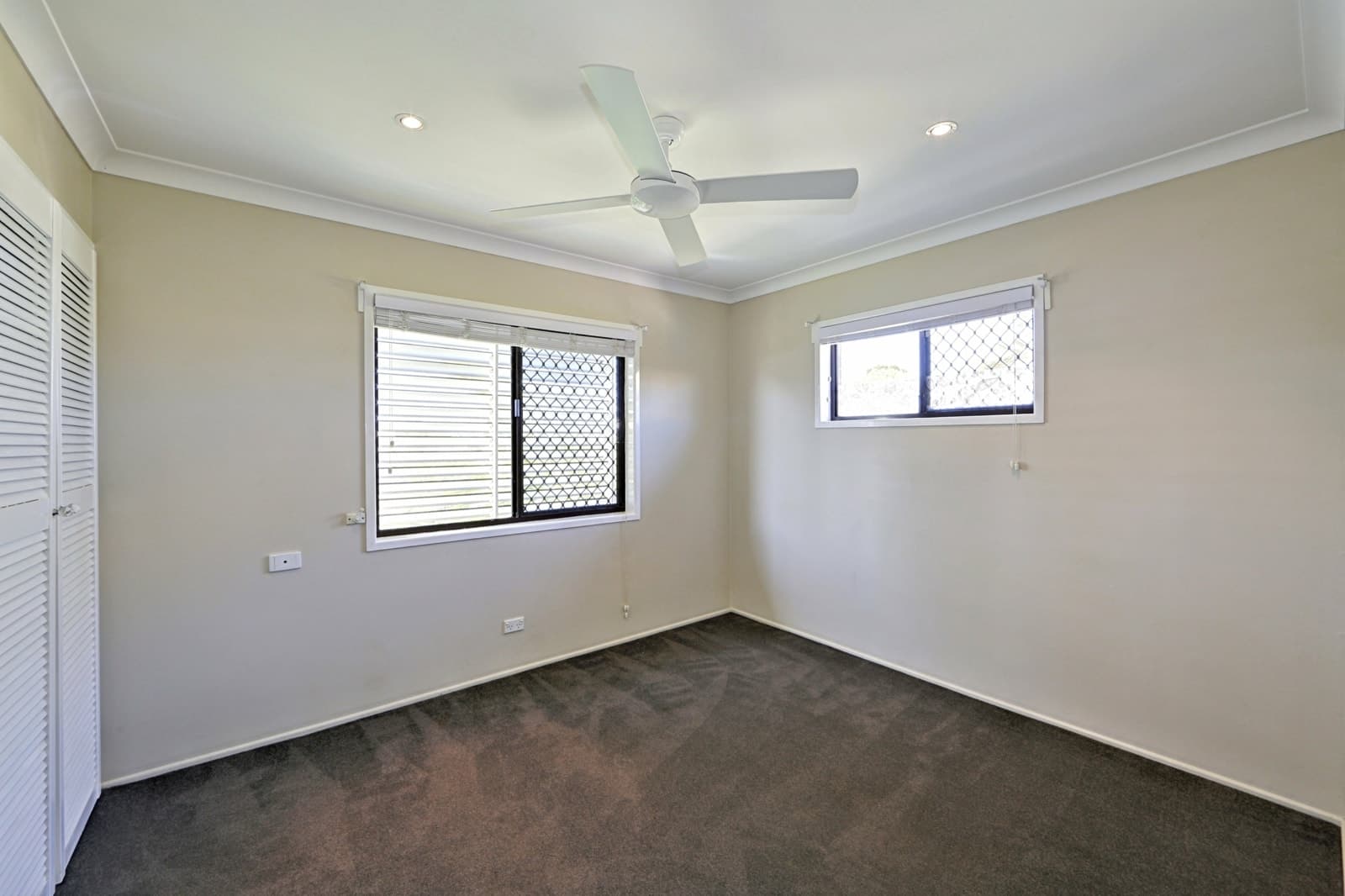 2/13 Cox Crescent, MILLBANK, Millbank - Thumbnail 8