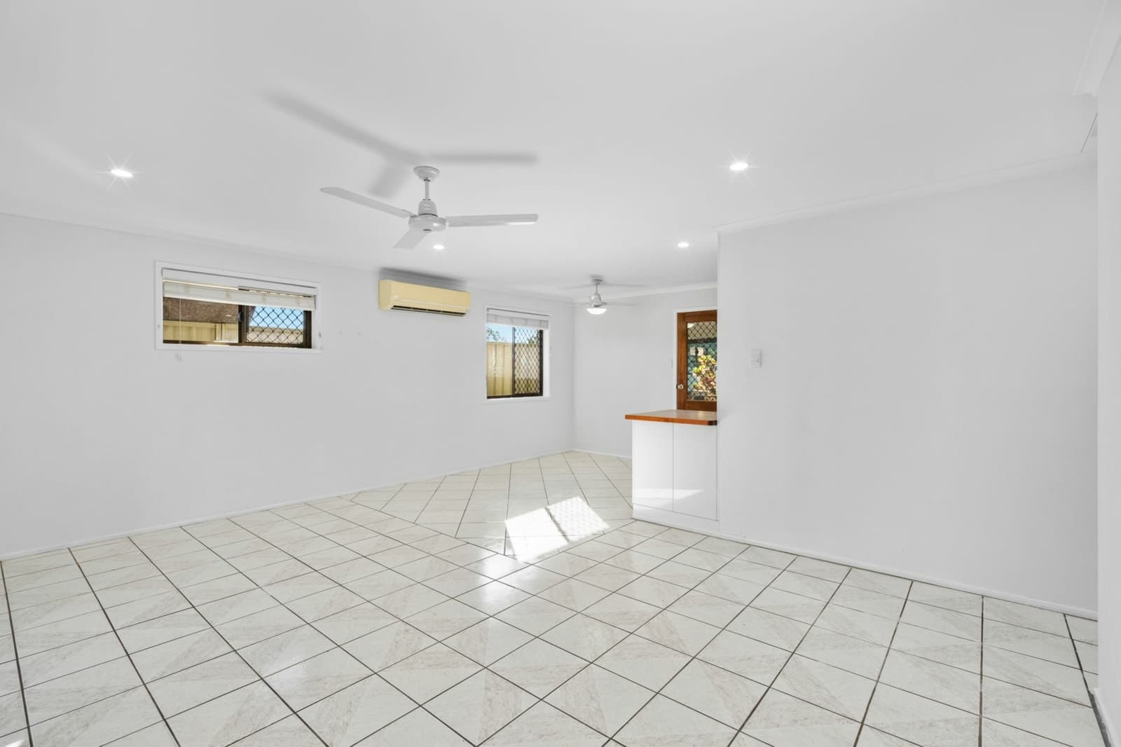 31 McKenzie Street, BUNDAMBA, Bundamba - Thumbnail 2