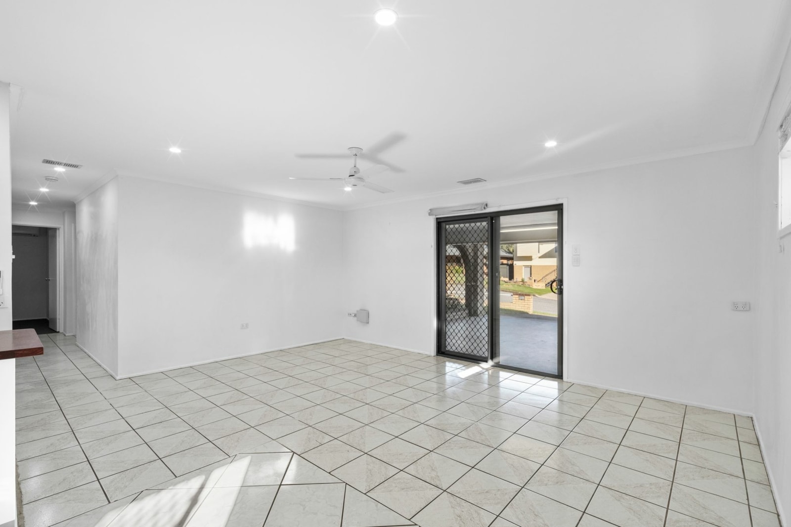 31 McKenzie Street, BUNDAMBA, Bundamba - Thumbnail 3