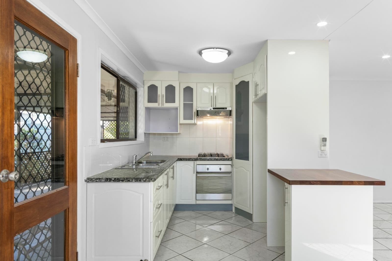 31 McKenzie Street, BUNDAMBA, Bundamba - Thumbnail 4