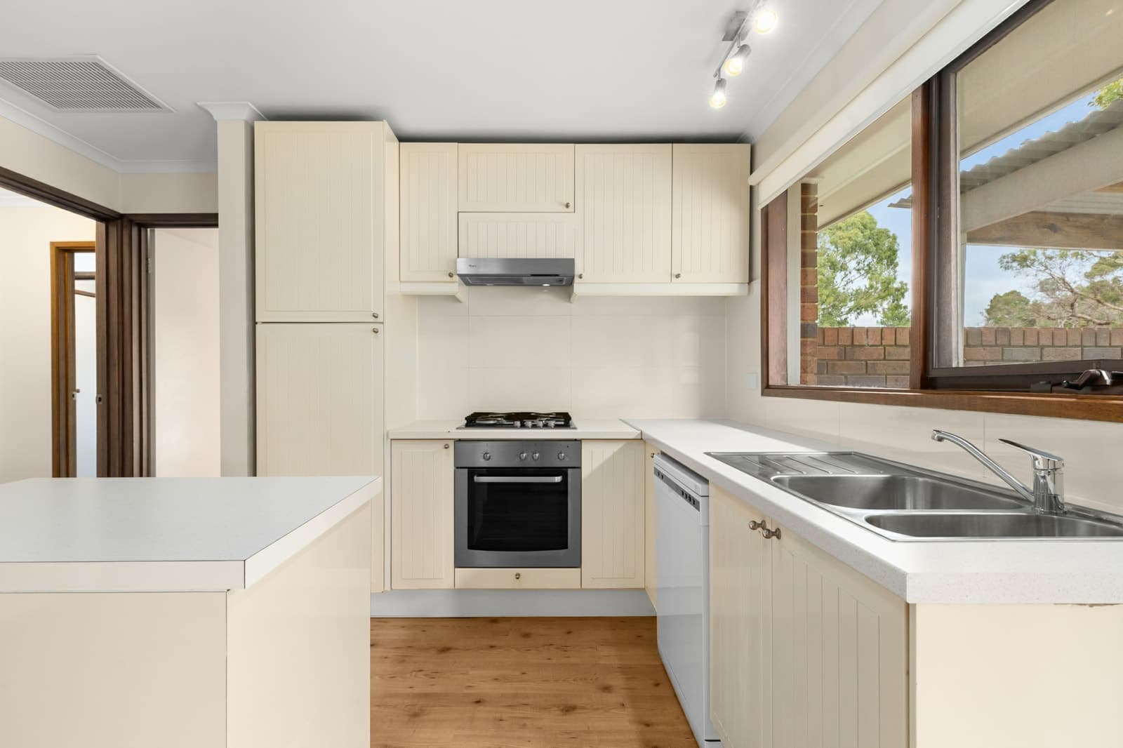 53 Southgateway, LANGWARRIN, Langwarrin - Thumbnail 3