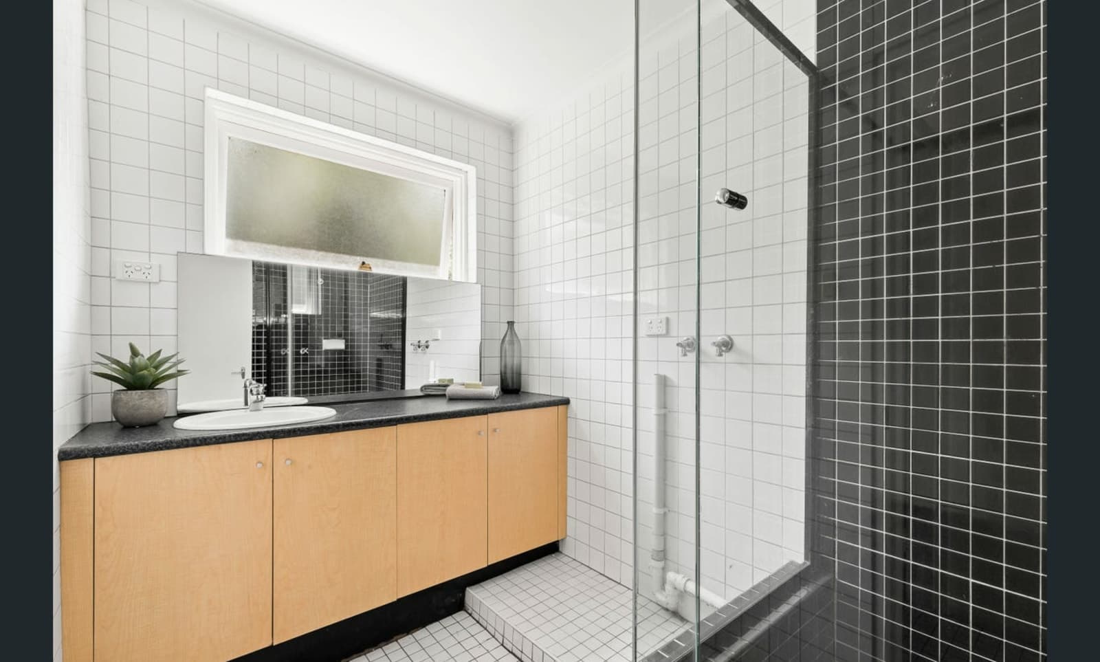10/36 Westbury Street, ST KILDA EAST, St Kilda East - Thumbnail 3