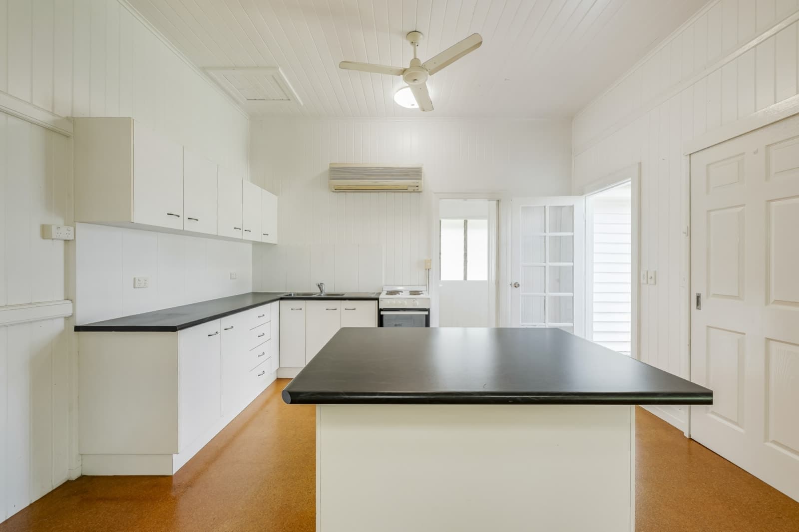 84 Lamb Street, WALKERVALE, Walkervale - Thumbnail 2