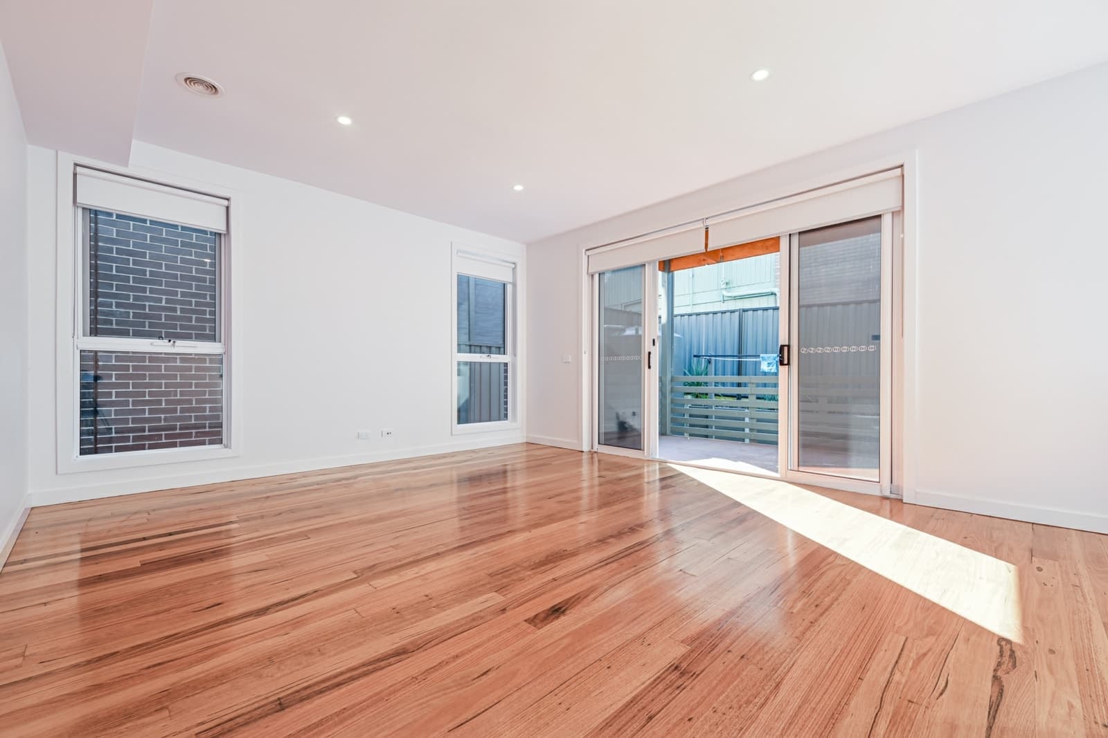 2/46 Paton Crescent, BORONIA, Boronia - Thumbnail 3