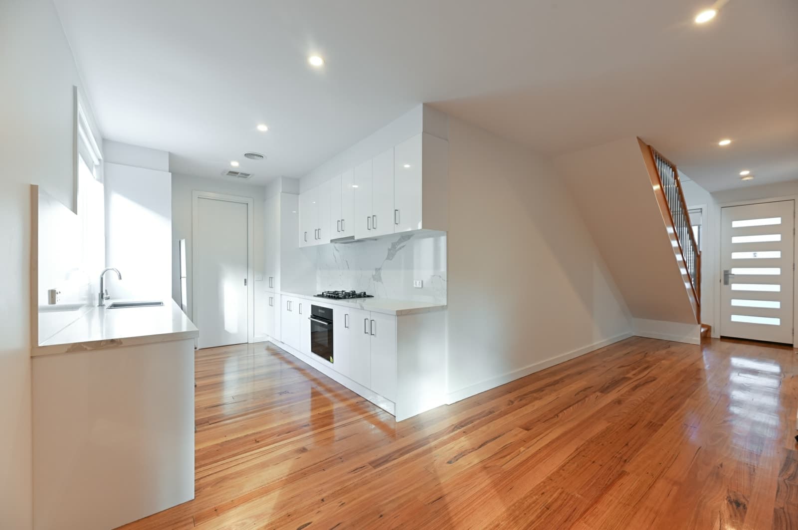 2/46 Paton Crescent, BORONIA, Boronia - Thumbnail 4