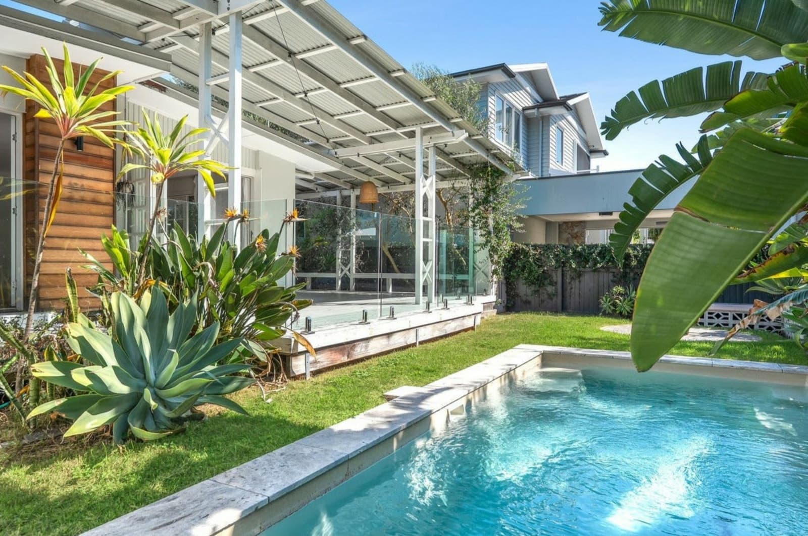 12 Joy Avenue, BURLEIGH WATERS, Burleigh Waters - Image 1