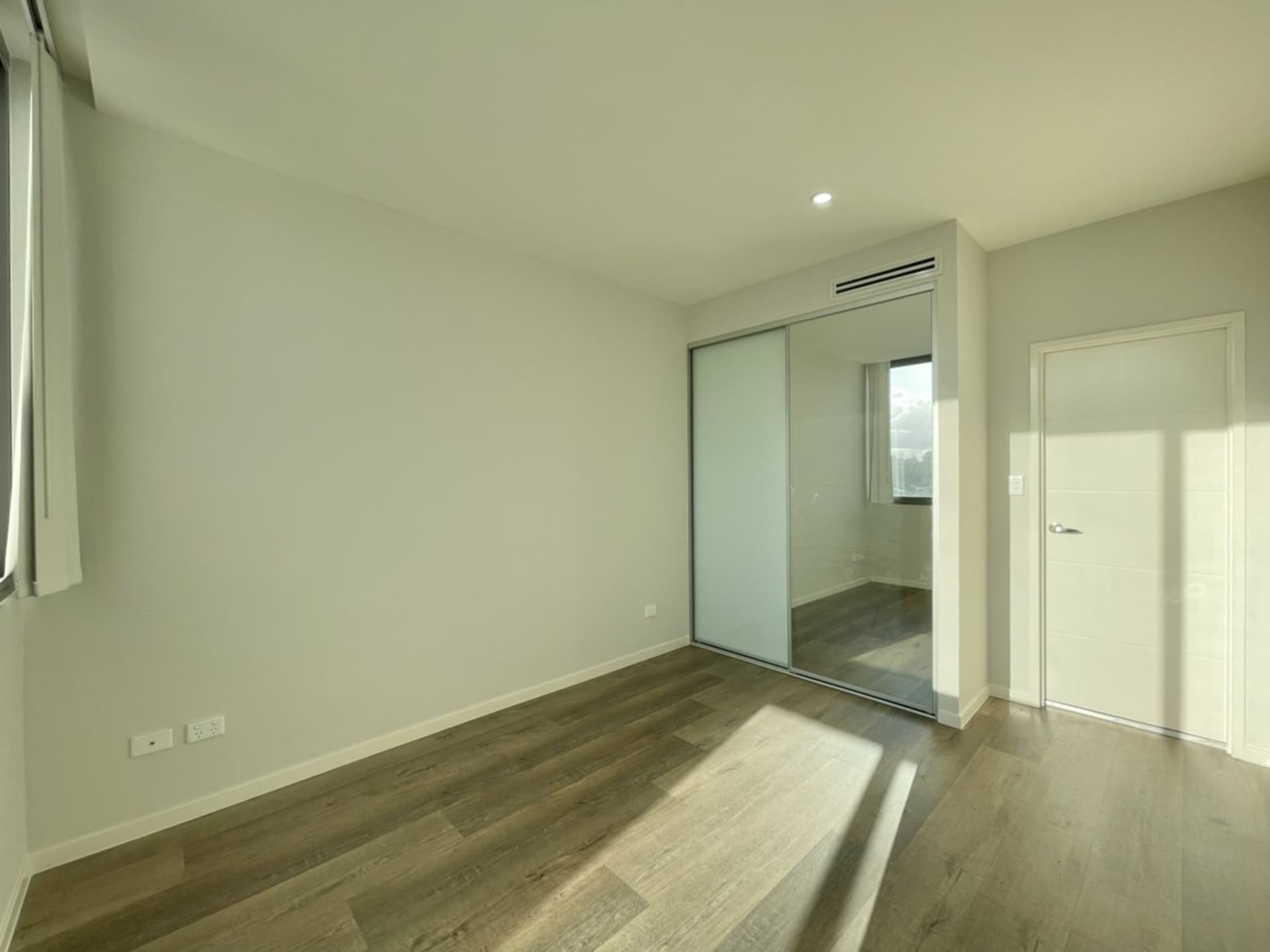 503/31C  Garfield Street, Wentworthville, Wentworthville - Thumbnail 4