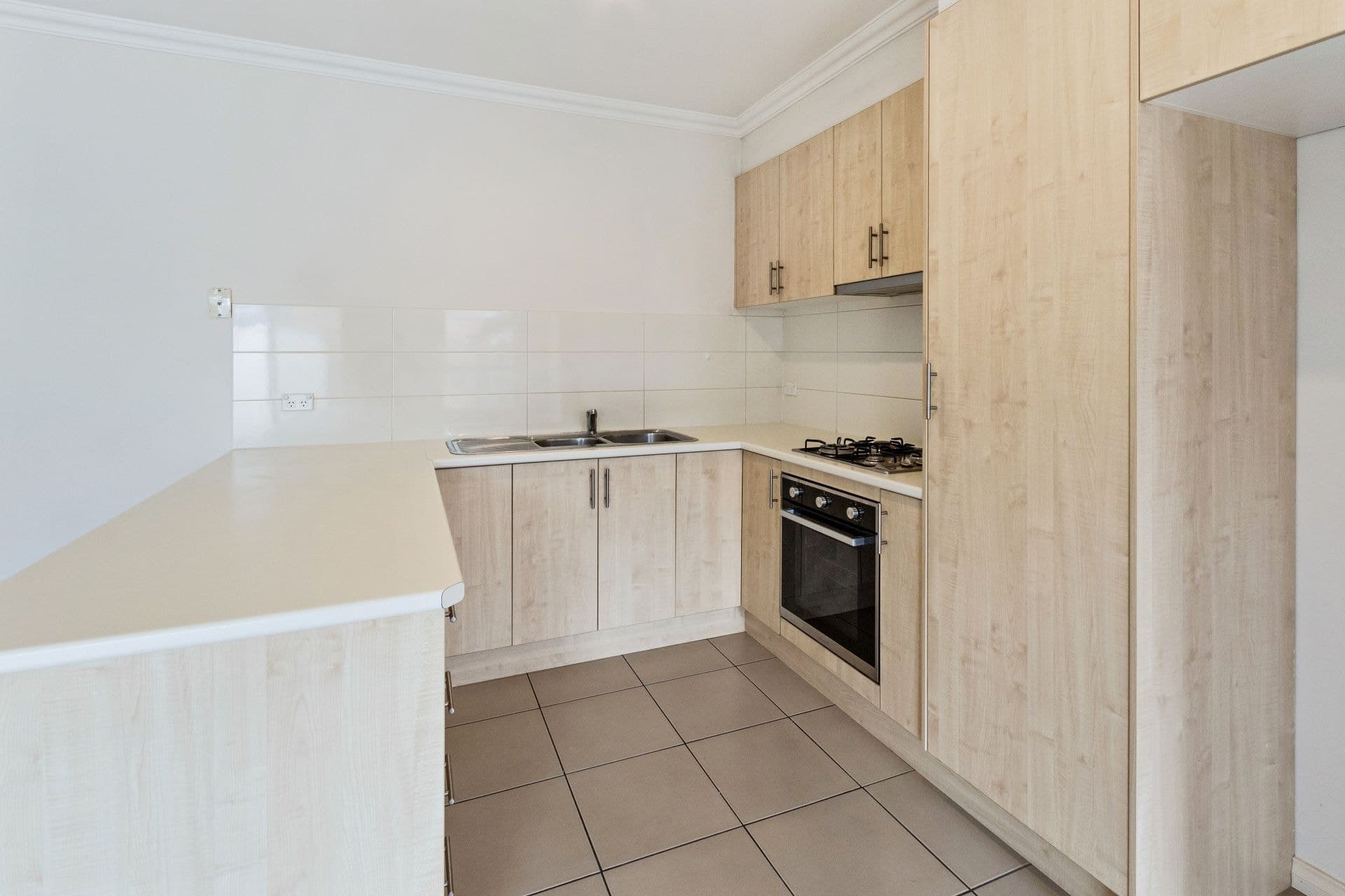 10/10-12 George Street, Reservoir, Reservoir - Thumbnail 2