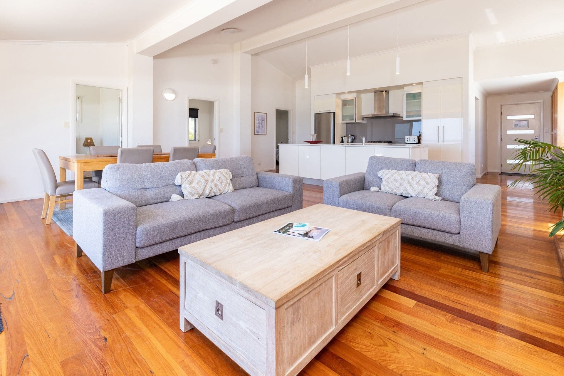 36 Newman Avenue, Blueys Beach NSW, Blueys Beach - Thumbnail 8
