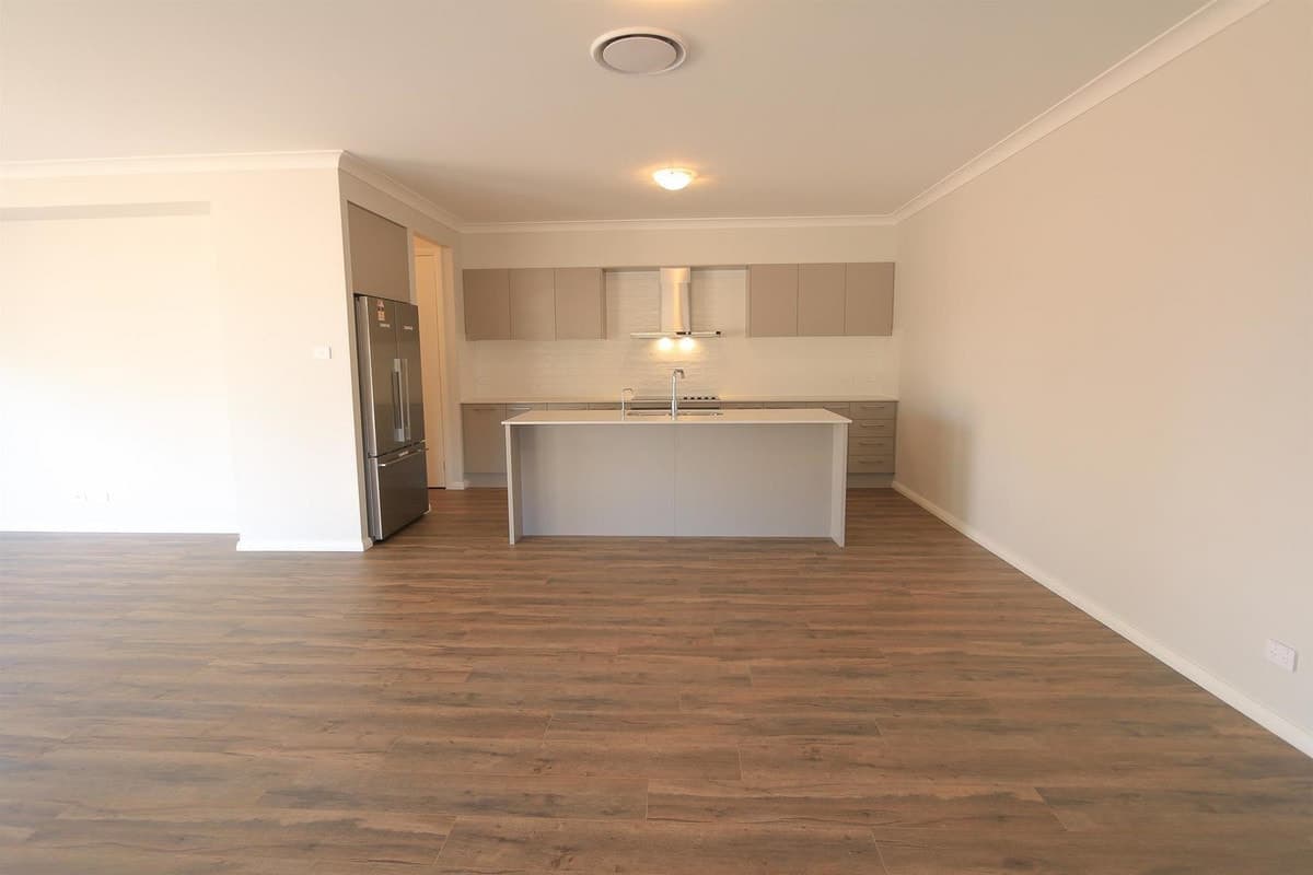 13 Dimmock Street, SINGLETON NSW 2330, Singleton - Thumbnail 3