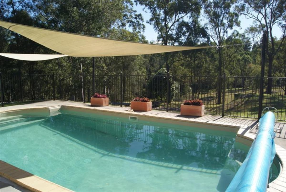 3 Bedrooms..12m X 12m Shed..in, Singleton - Thumbnail 2