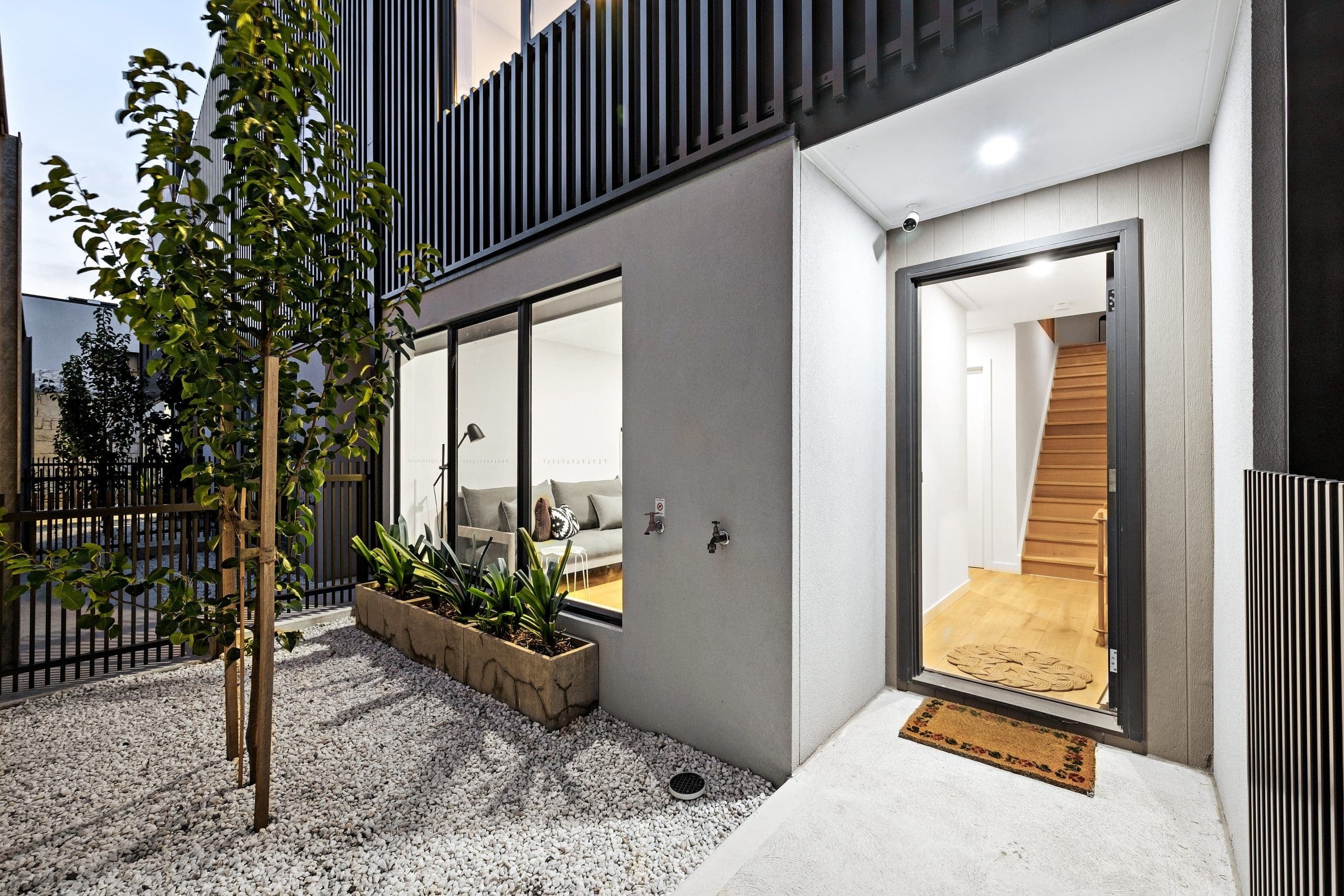 8 Fleece Road, Yarraville - Thumbnail 2