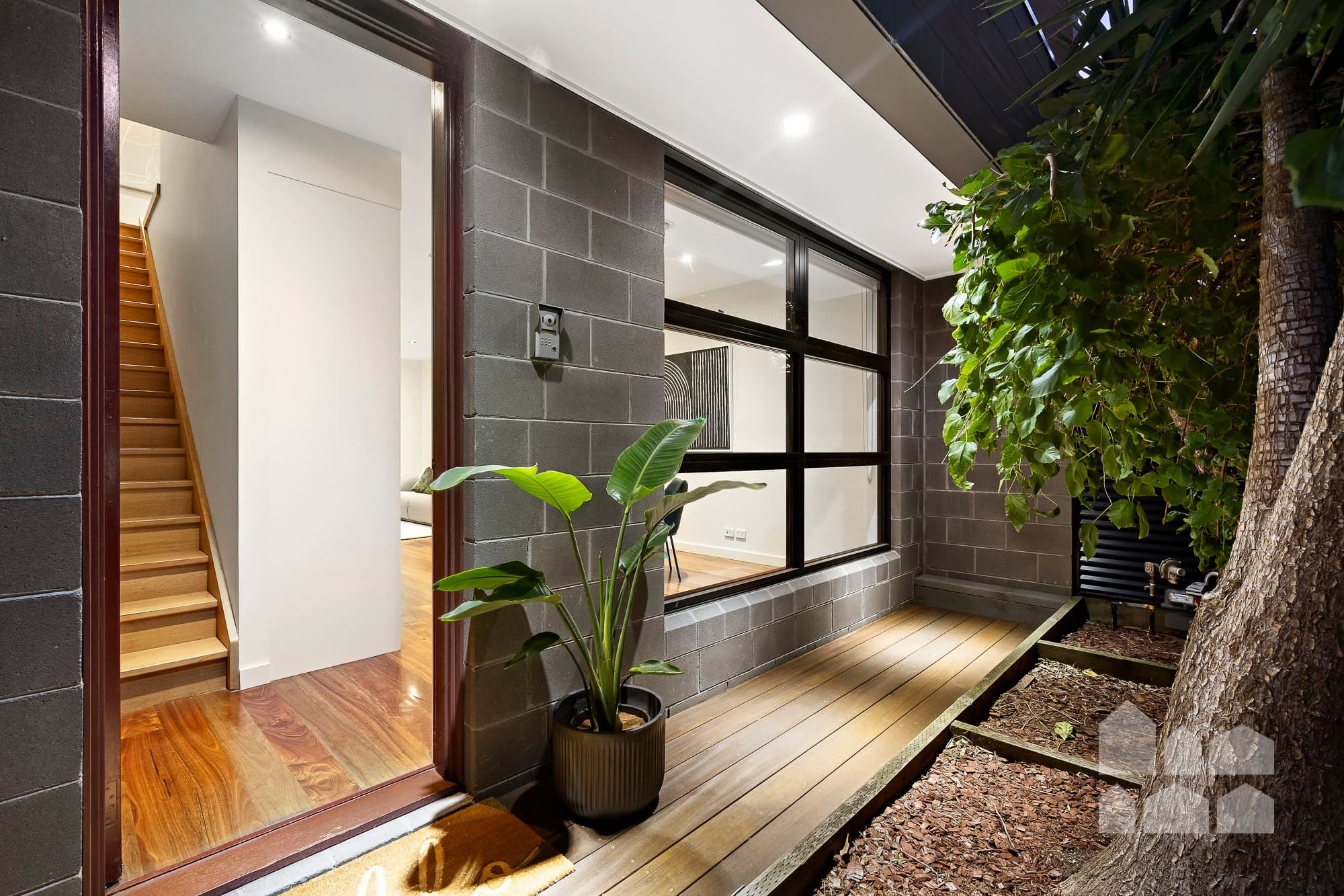 3/1a Stonemark Court, West Footscray - Thumbnail 2