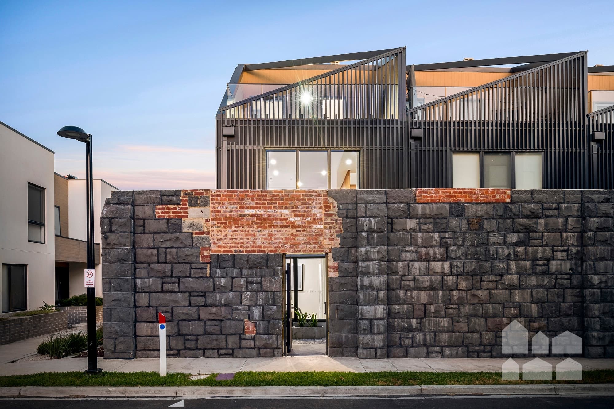 2 Fleece Road, Yarraville - Thumbnail 2