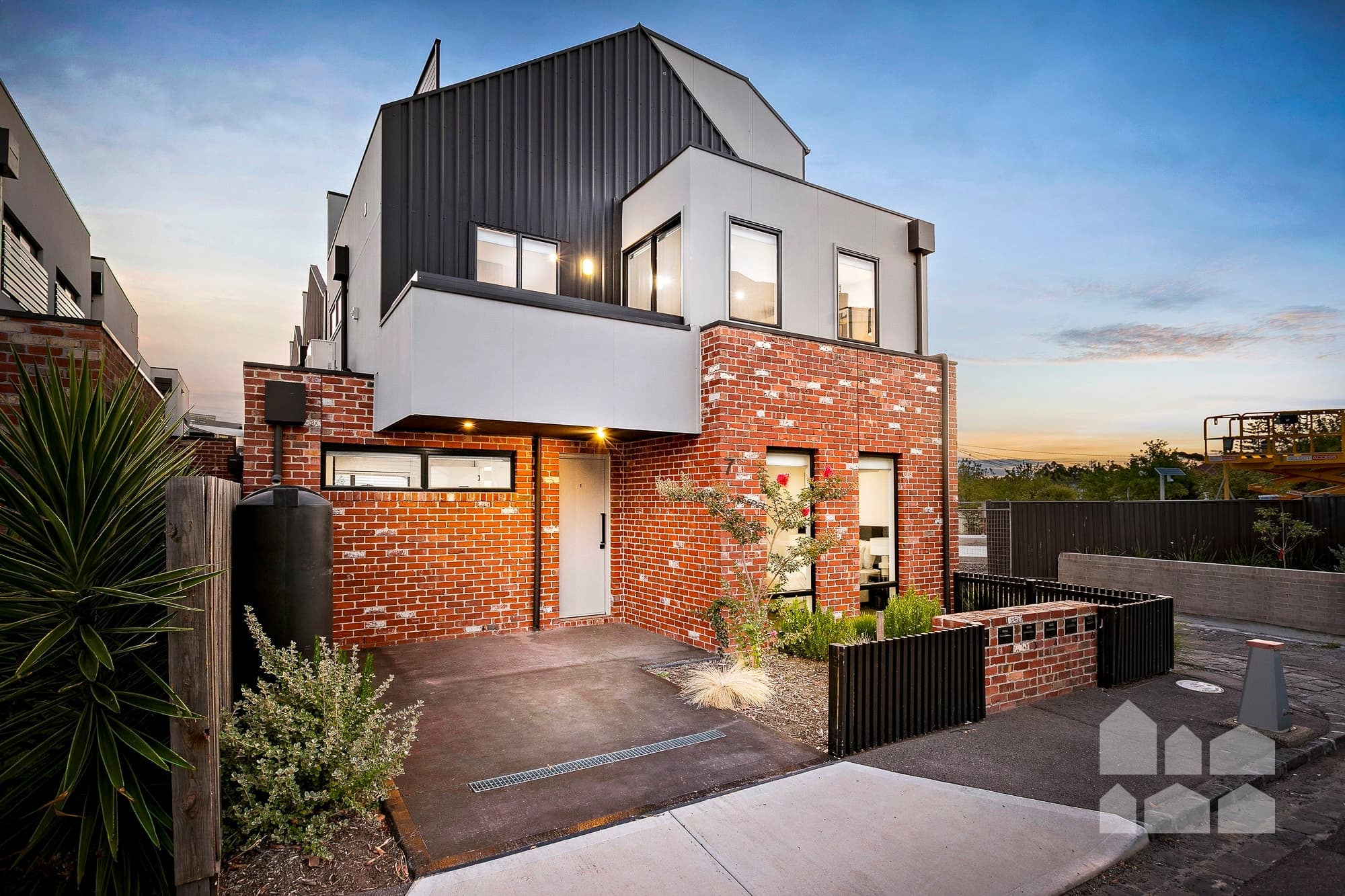 1/7 Coward Street, Footscray - Image 1